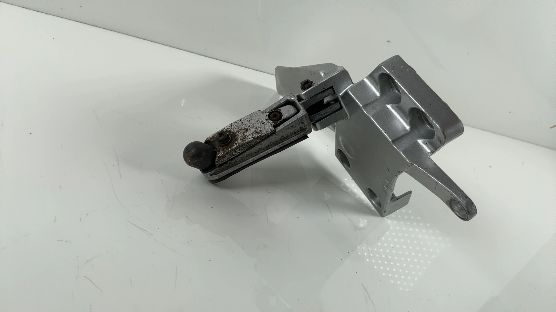 Yamaha FJR1300 RP04 Front Left Foot Rest Peg Bracket 2001-05 OEM 5JW-27412-01-00 - Image 7