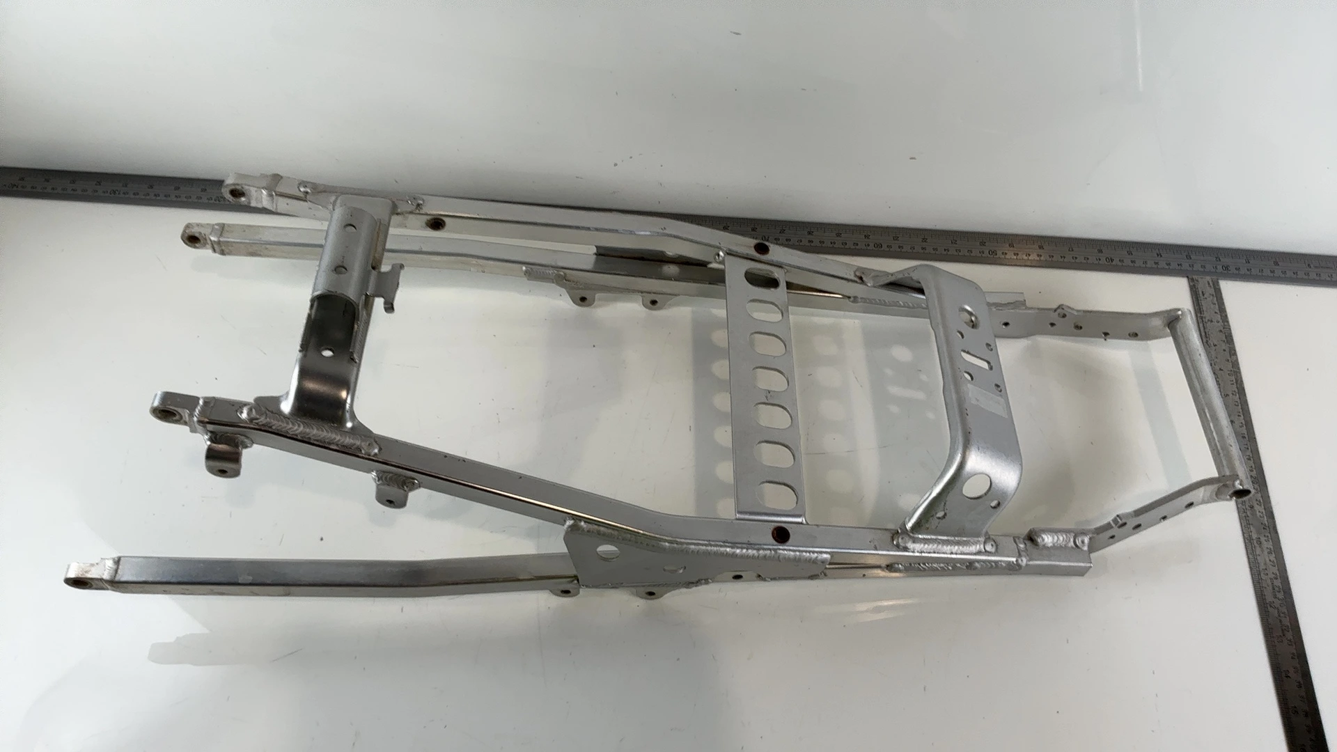 Yamaha YZF R6 YZFR6 600 Rear Subframe 1999-2002 OEM 5EB-21190-01-00 - Image 3