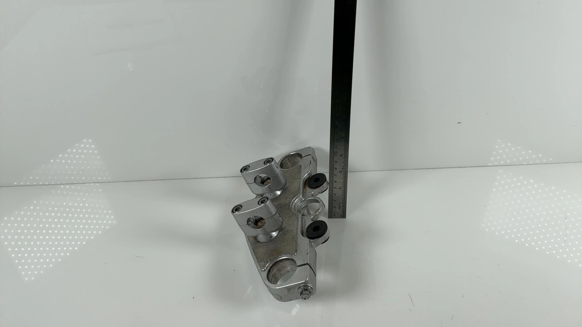 Suzuki GZ250 Marauder 250 Upper Fork Triple Tree Clamp 2000 2001 OEM 51311-12F00 - Image 4