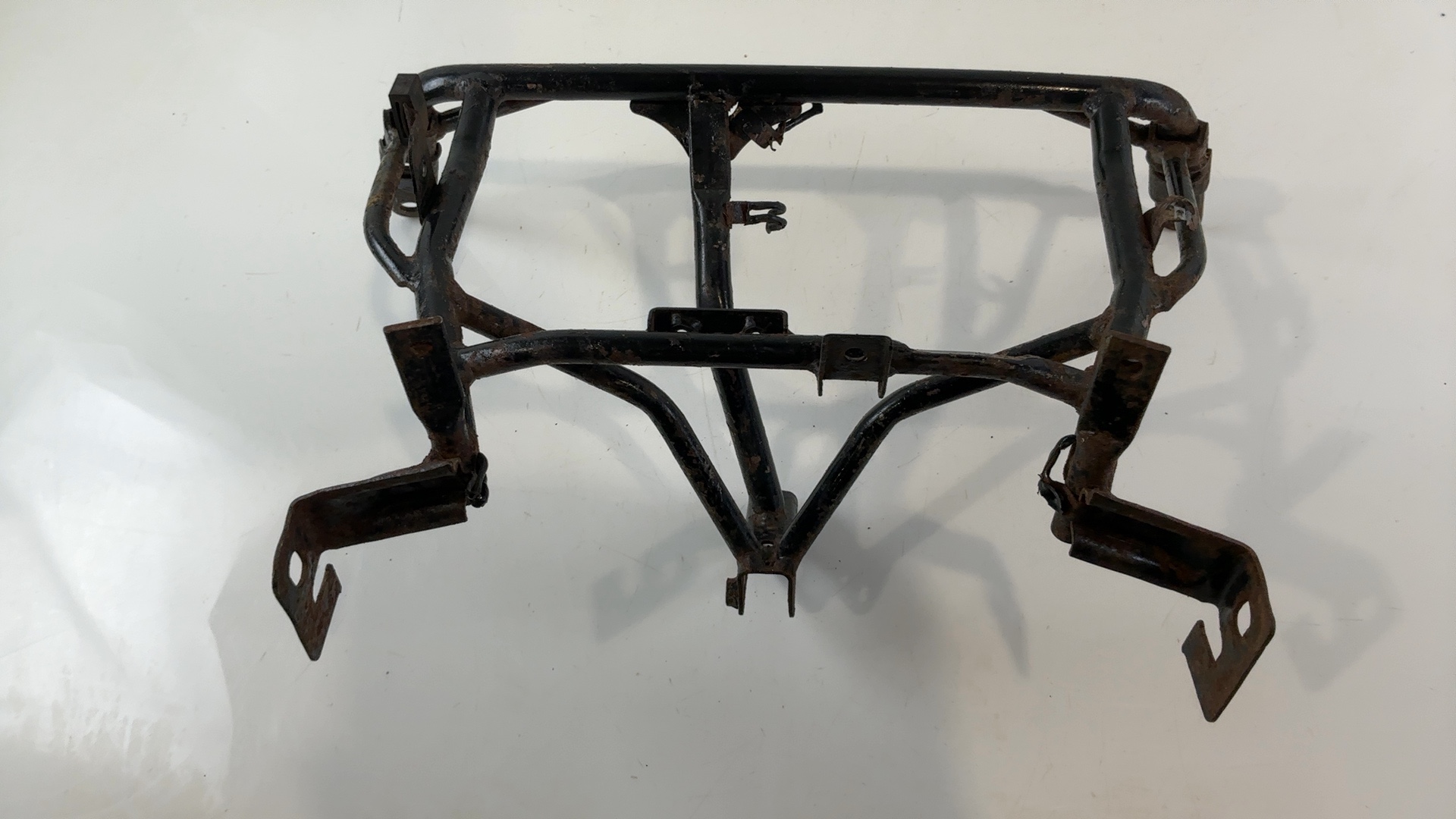 Suzuki GSXR 750 GR75A 750CC Front Fairing Bracket Subframe 1985-90 54110-17C00 - Image 1