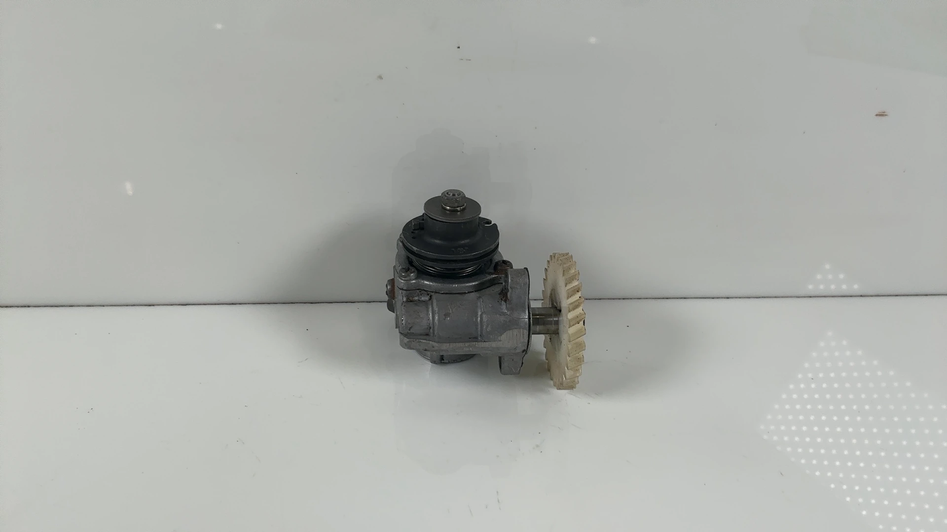 Yamaha DT50 DT80 50cc 80cc Oil Pump 1986-1989 OEM 5R2-13101-00-00 - Image 2