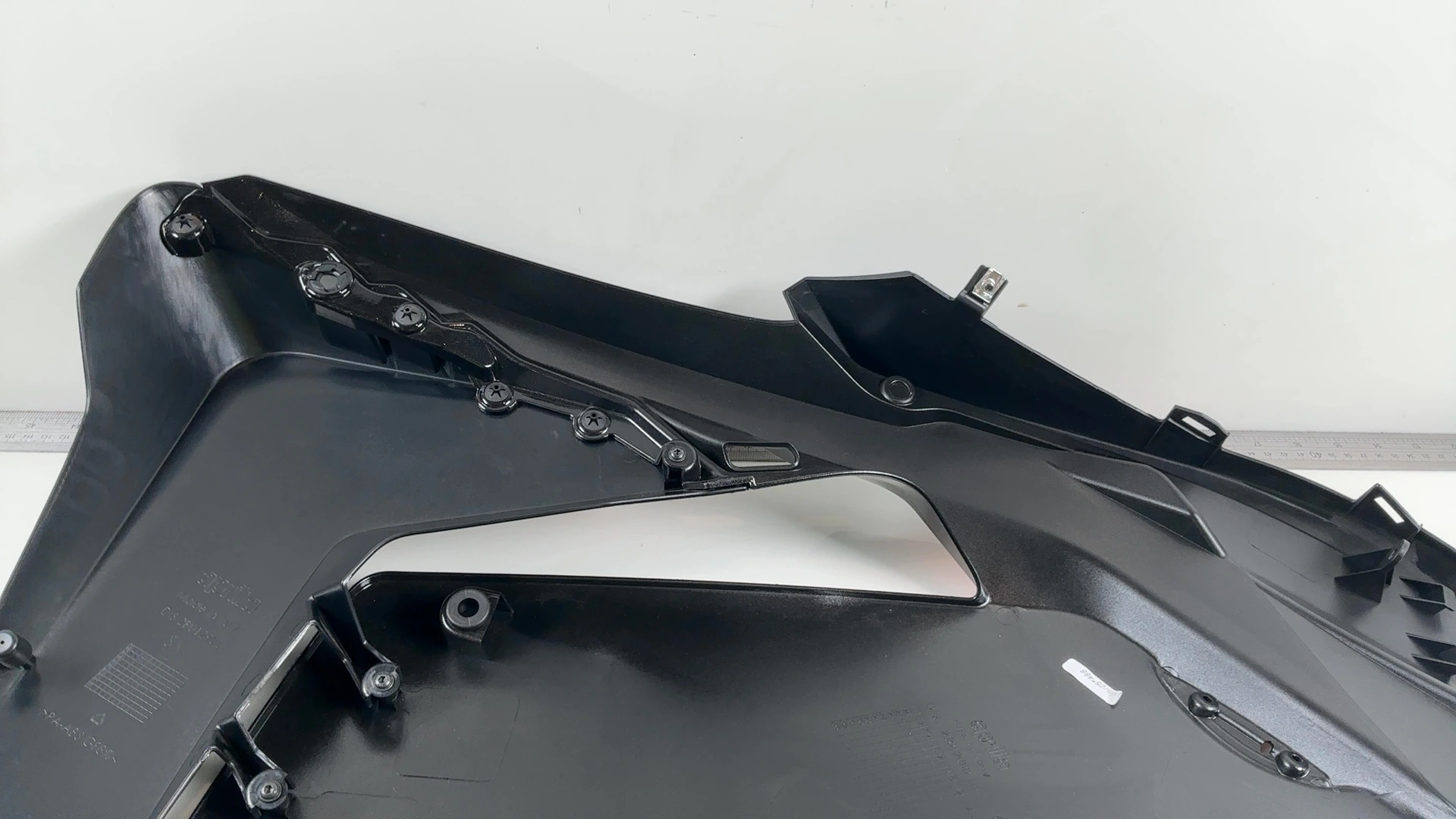 Aprilia RSV4 1100 Front Left Side Lower Mid Fairing Cowl 2021-2025 OEM 2B012901 - Image 9