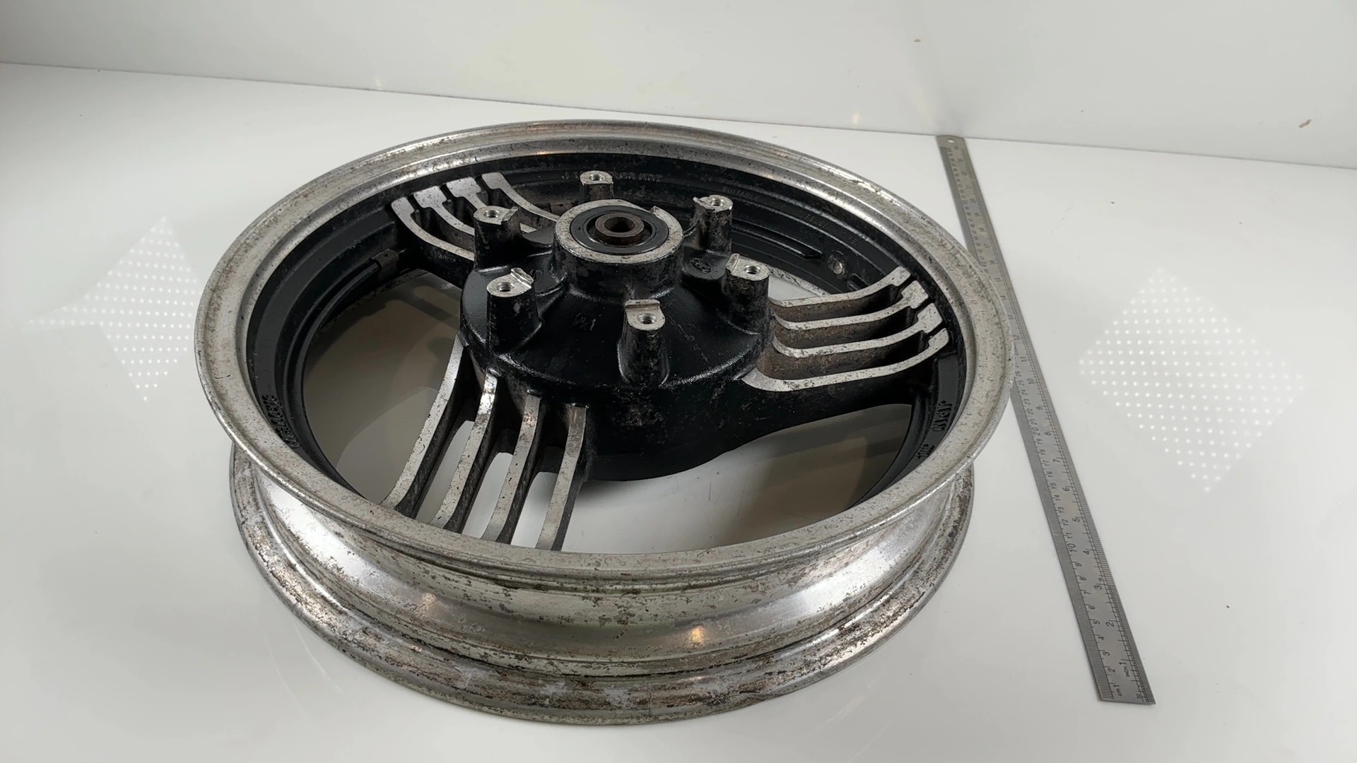 Yamaha Venture Royale XVZ1300 1300 Rear Wheel Rim 1986-1993 OEM 26H-25338-20-98 - Image 3