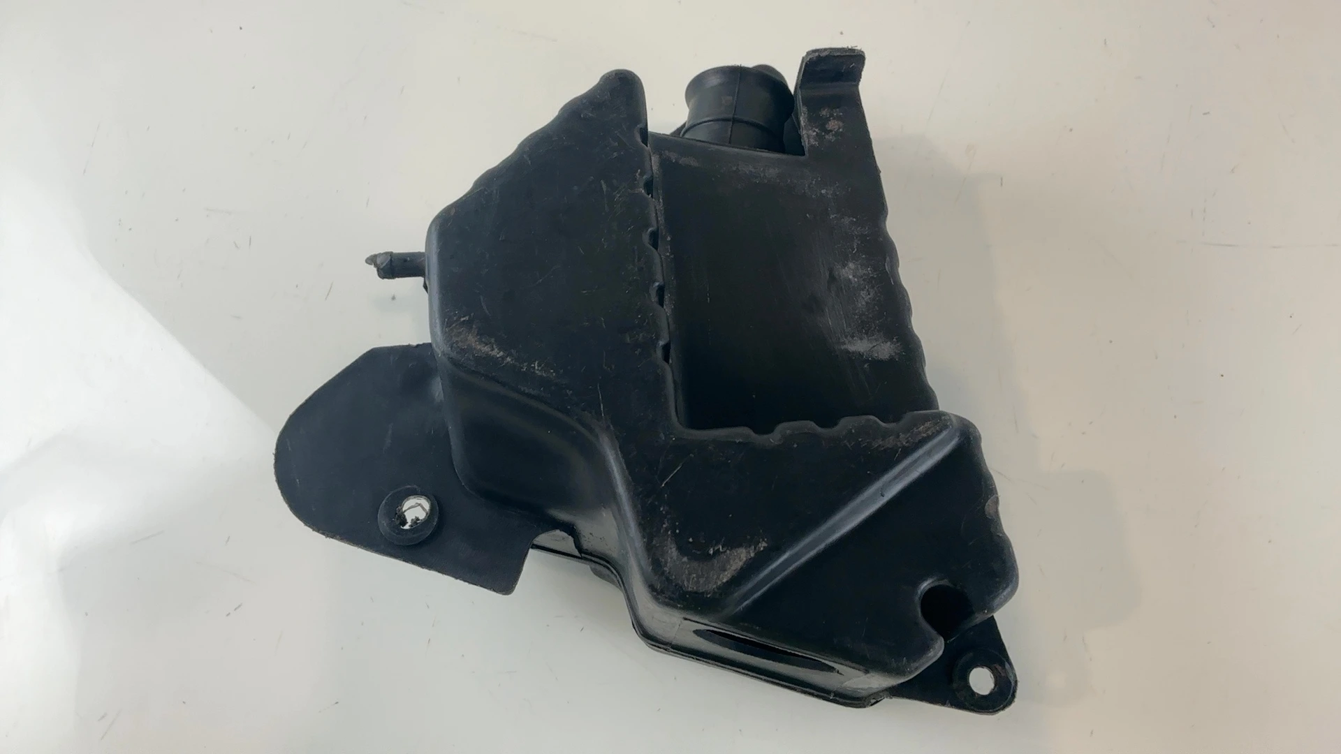 Honda CB125TD Superdream JC06 125 Air Filter Box Assembly 1982-88 17232-KC1-920 - Image 5