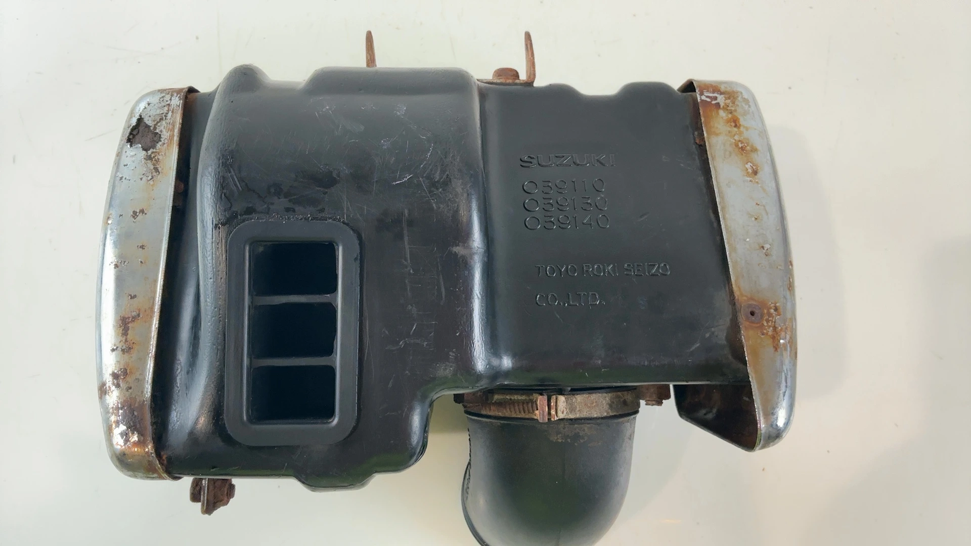Suzuki GP100 GP125 100cc 125cc Air Filter Box Housing 1978-1993 OEM 13700-39100 - Image 8