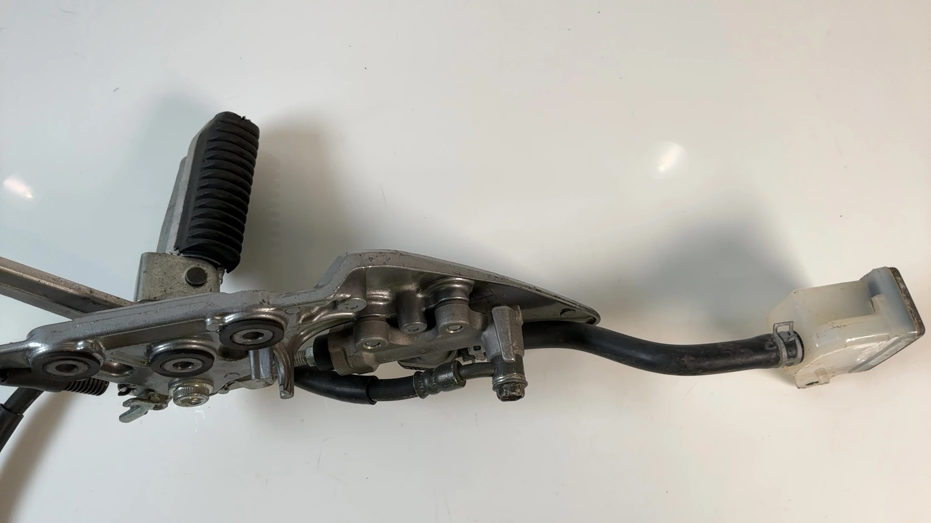 Suzuki Bandit GSF1200 1200 CC Right Rearset Brake Pedal 2001-2006 OEM 31E10-E - Image 7