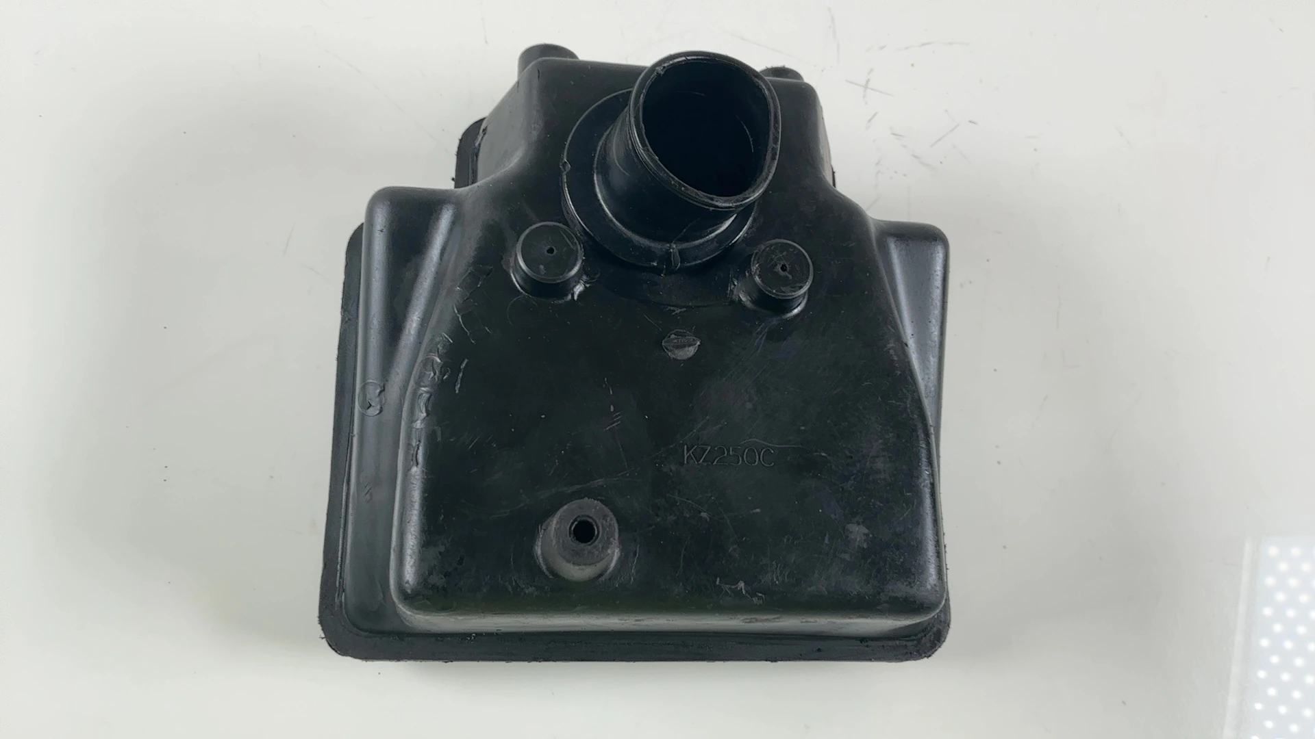 Kawasaki KZ250 CSR KZ250C 250cc Air Filter Case Box 1980-1982 OEM 11011-1090 - Image 6