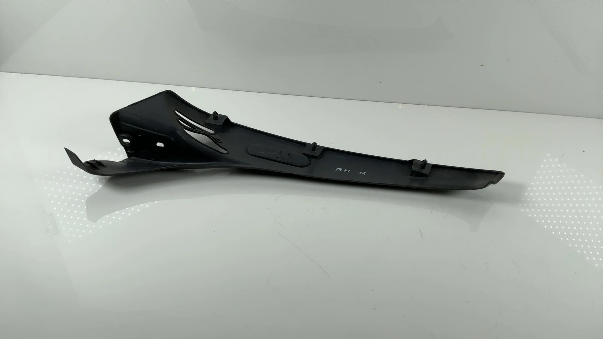 Vespa ET2 ET4 50 150 Left Lower Fairing Trim 1996-2005 OEM 297282 - Image 6