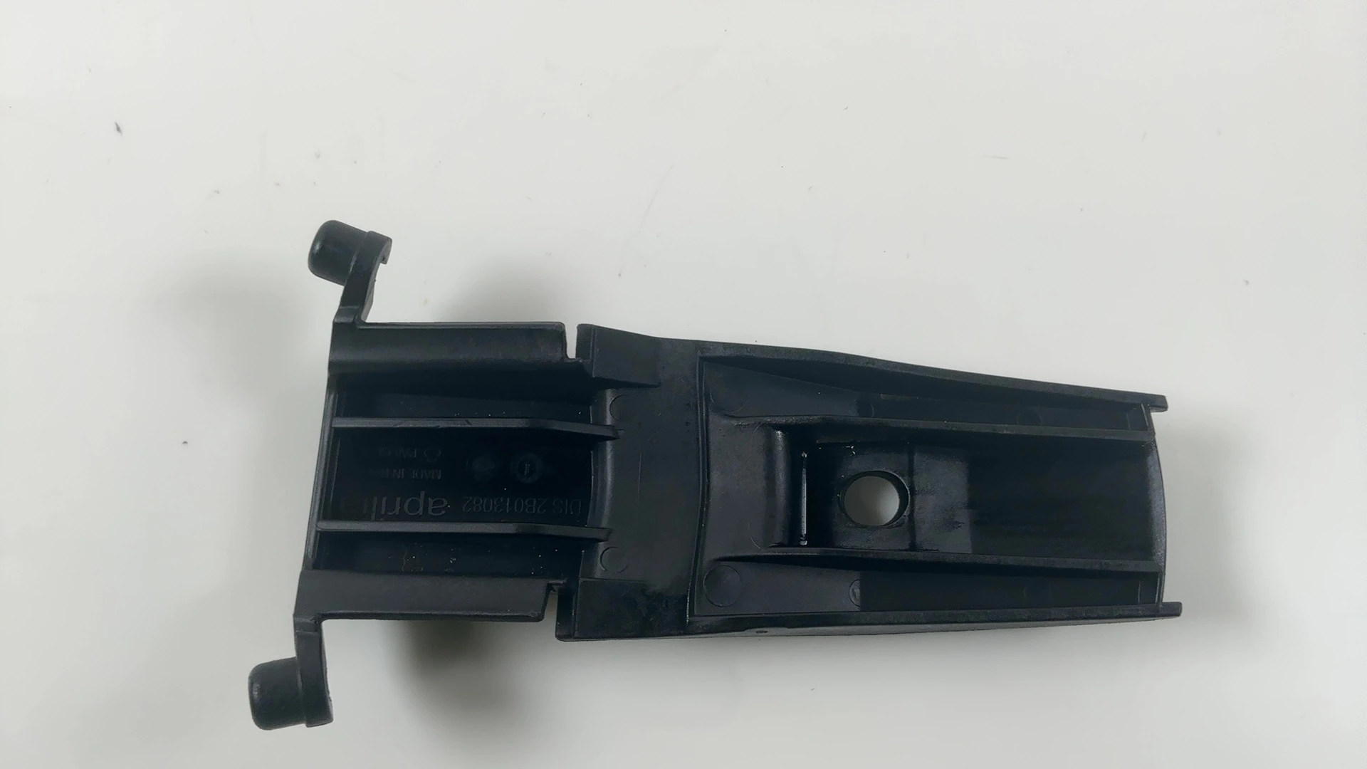 Aprilia RSV4 1100 RS 660 1100cc Central Wing Support Bracket 2025-2026 2B013082 - Image 2