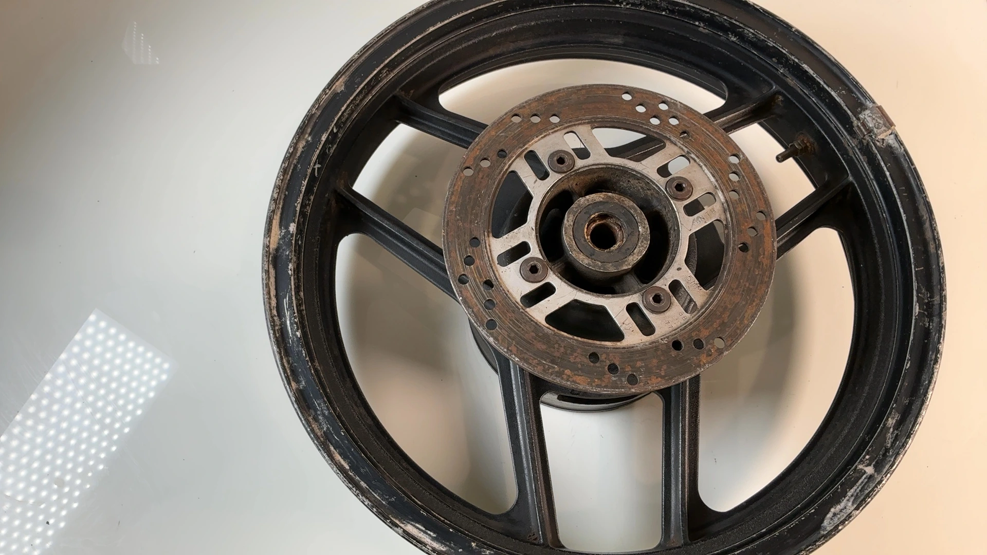 Kawasaki GPX750R ZX750F 750cc Rear Wheel Rim 1987-1990 OEM 41073-1345-R2 R1200 - Image 2
