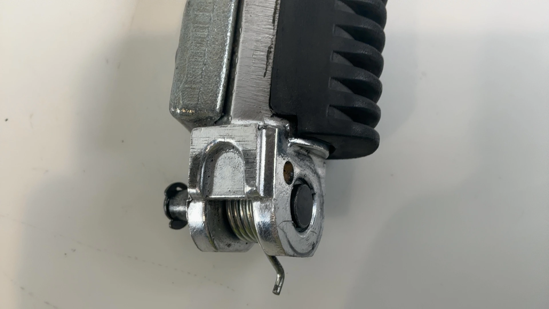 Suzuki Bandit GSF1200 Rear Right Pillion Foot Rest Peg 1996-2006 OEM 43610-40C00 - Image 5