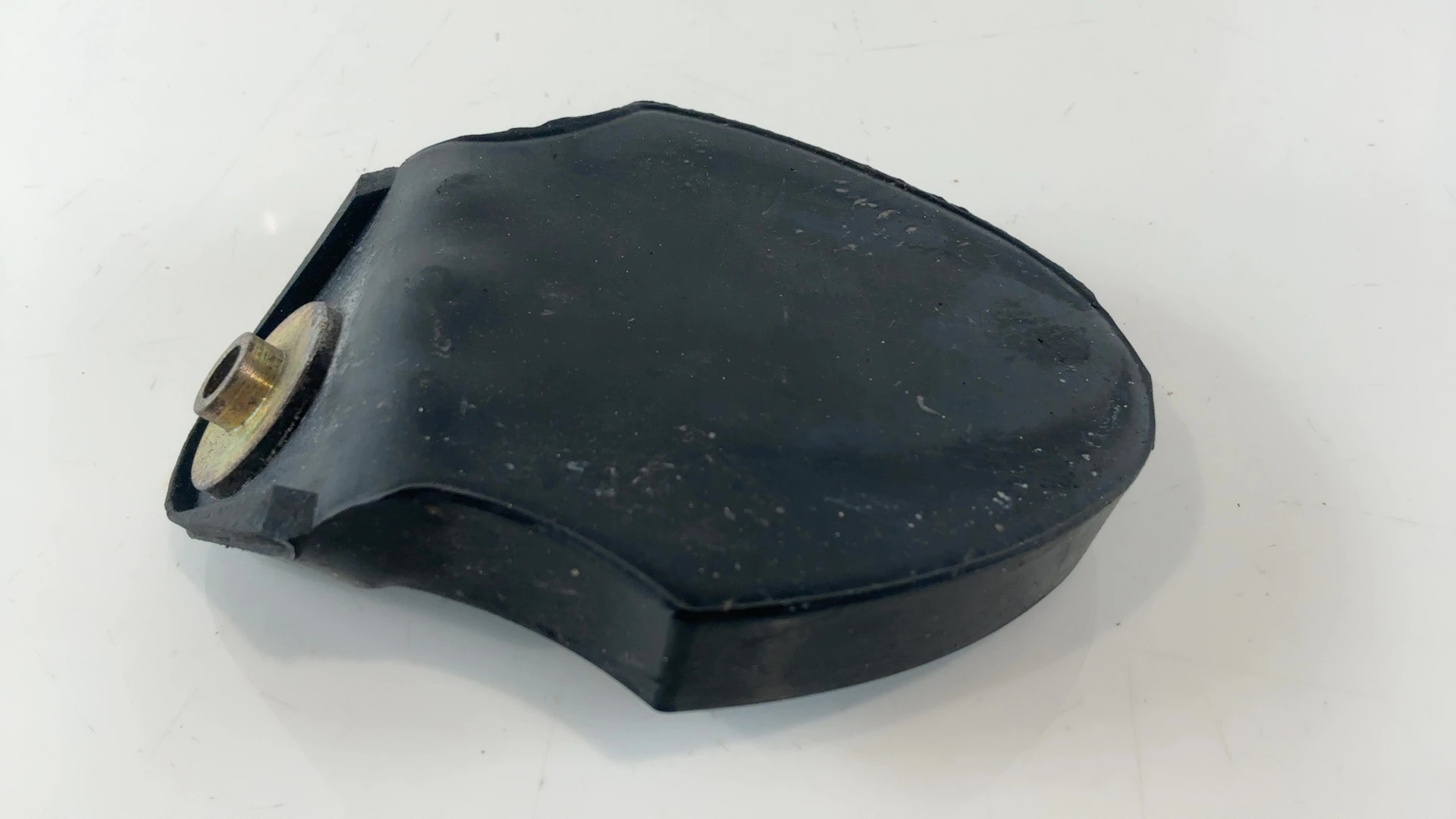 Peugeot XR6 50 Fuel Tank Support Cushion Rubber Pad 2002-2007 OEM 755957 - Image 2