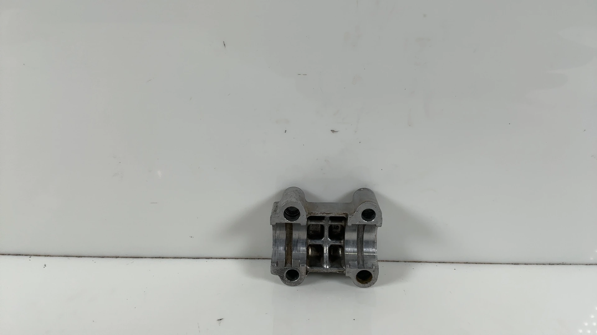 Suzuki GS750 GS 750 750CC Camshaft Stand Holder Cap Bridge 1979-1980 12411-45000 - Image 2