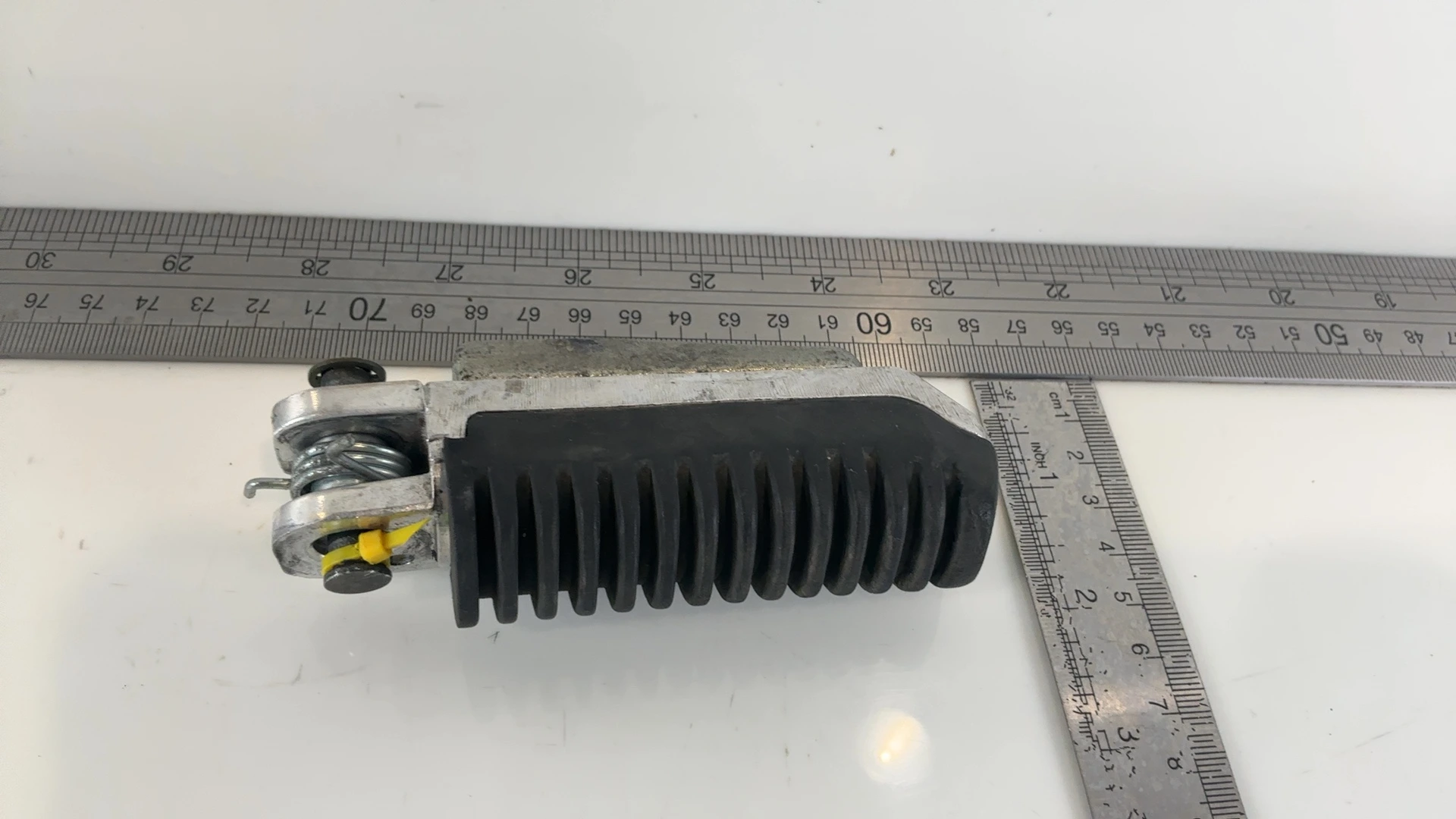 Suzuki Bandit GSF 1200 1200cc Front Left Footrest Peg 1996-2006 OEM 43521-40C00 - Image 3