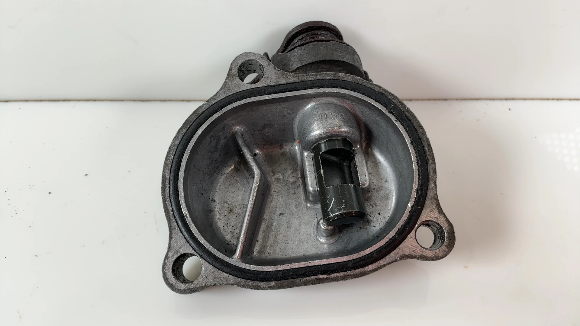 Yamaha XT250 3Y3 250cc Cylinder Head Side Cover 3 1980-1983 OEM 3Y1-11187-00-00 - Image 2