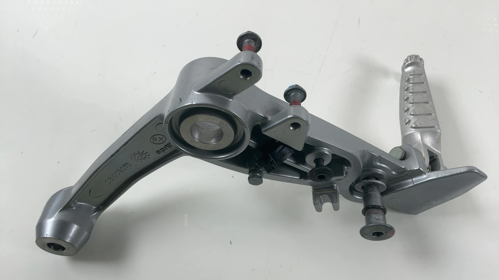 Aprilia RS660 Tuono 660 660cc Front Right Footrest Bracket 2021-26 OEM 2B005203 - Image 2