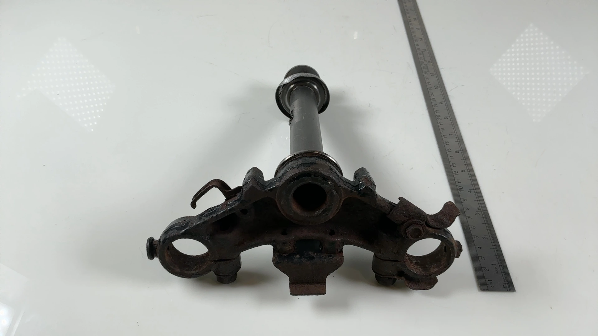 Yamaha SR125 125cc Lower Triple Tree Steering Stem 1996-2001 OEM 3MW-23340-00-00 - Image 3