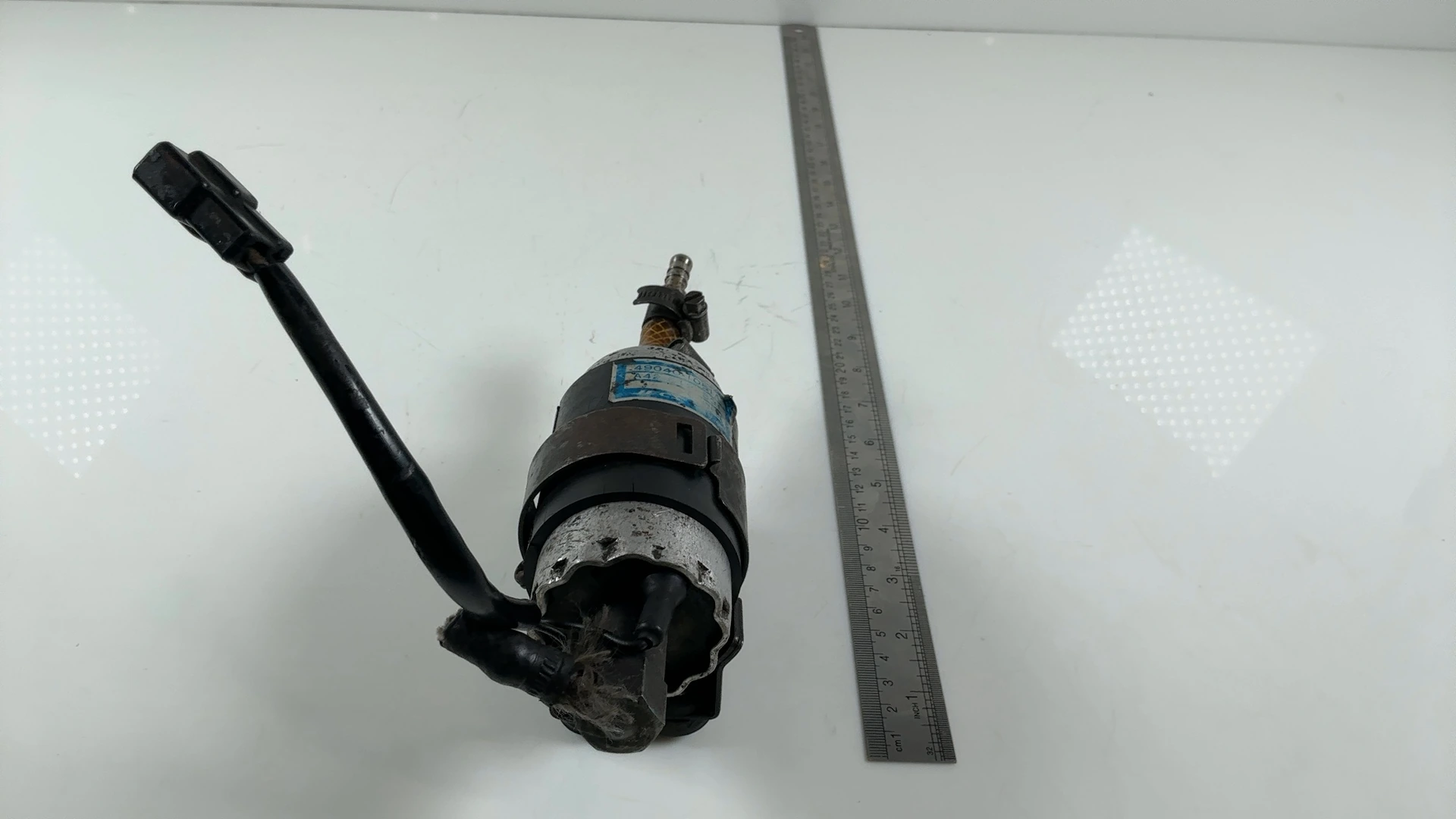 Kawasaki GPz750 ZX750 E1 E2 Turbo 750cc Fuel Pump 1984-1985 OEM 49040-1051 - Image 3