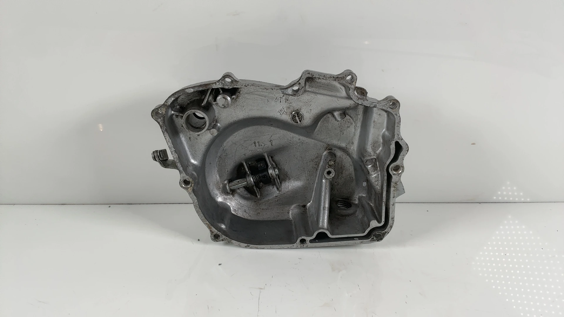 Honda Twinstar CM185T 185 Clutch Cover 1978-1979 OEM 11330-402-000 - Image 2