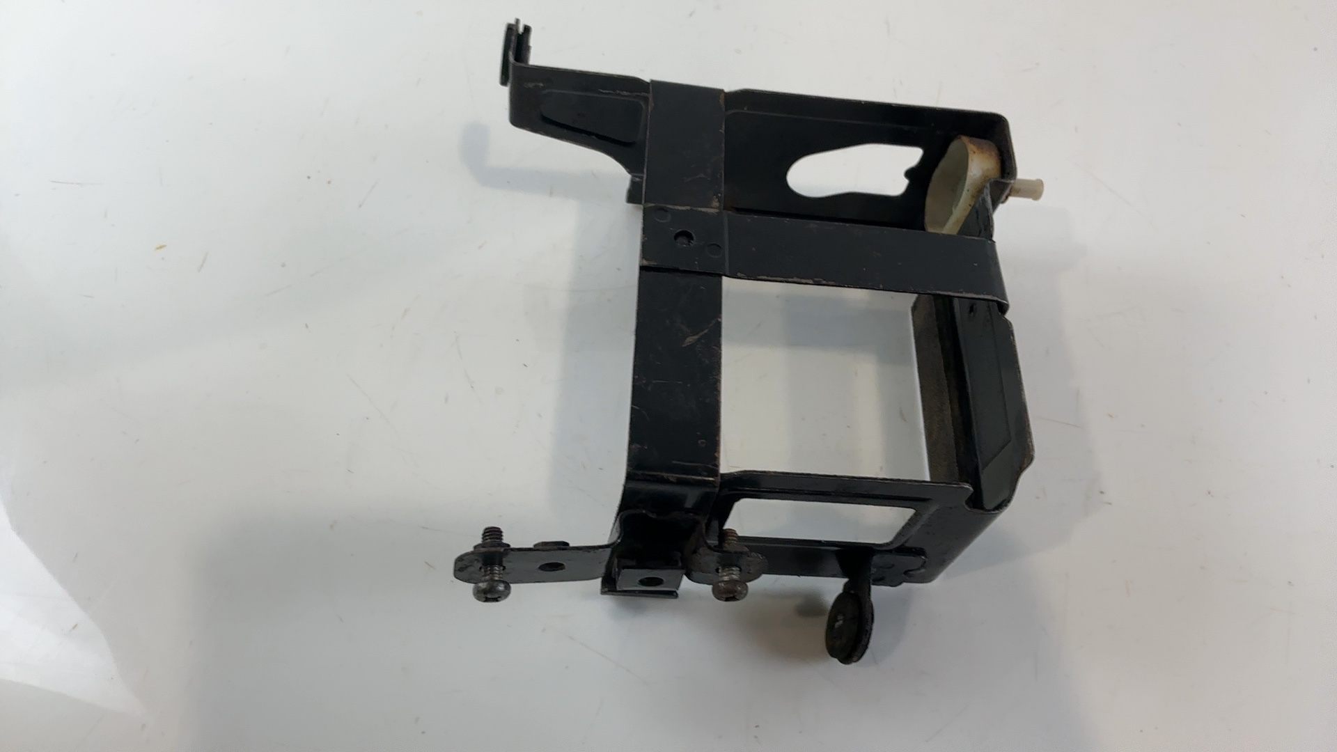 Suzuki GS550 GS550E 550 CC Battery Tray Bracket Holder 1977-1982 OEM 41540-47010 - Image 3
