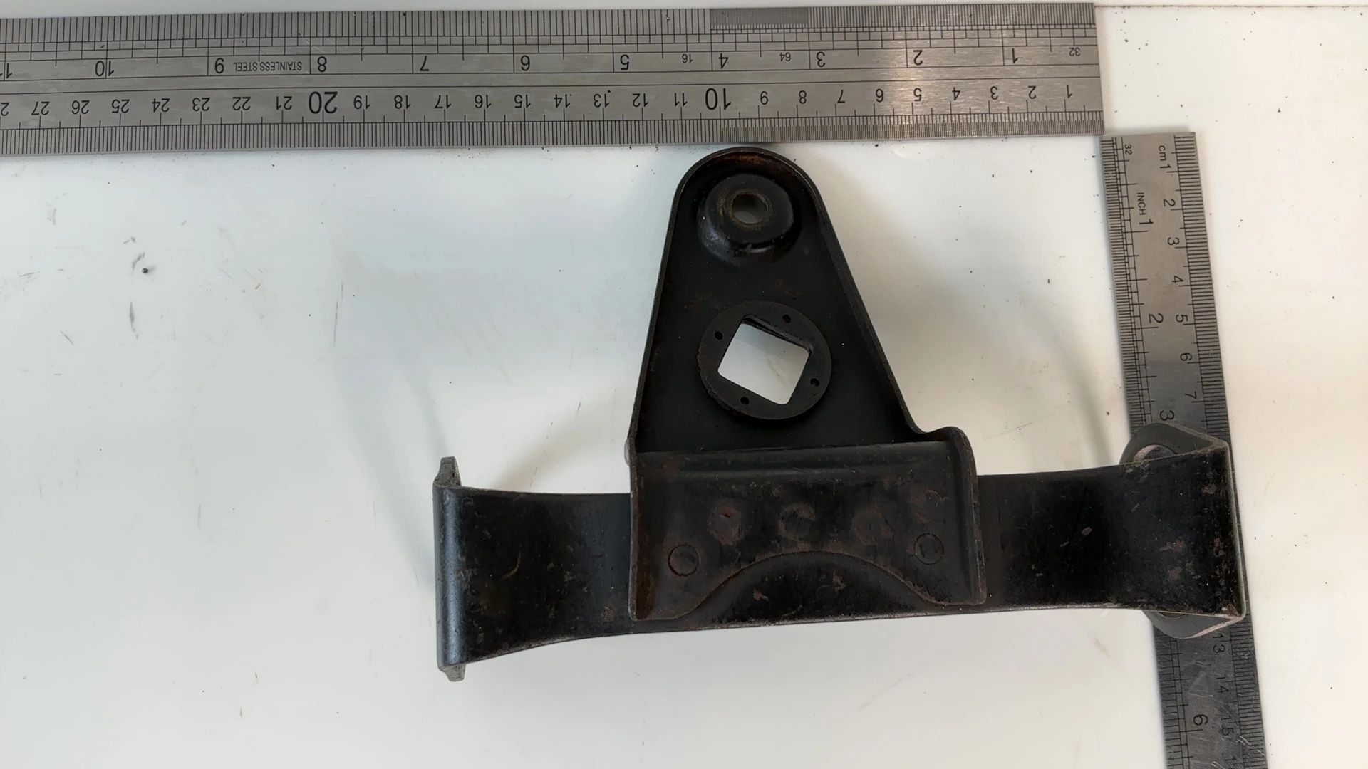 Suzuki GS850G GS850 850cc Lower Headlight Bracket Stay 1979-81 OEM  51530-45100 - Image 3