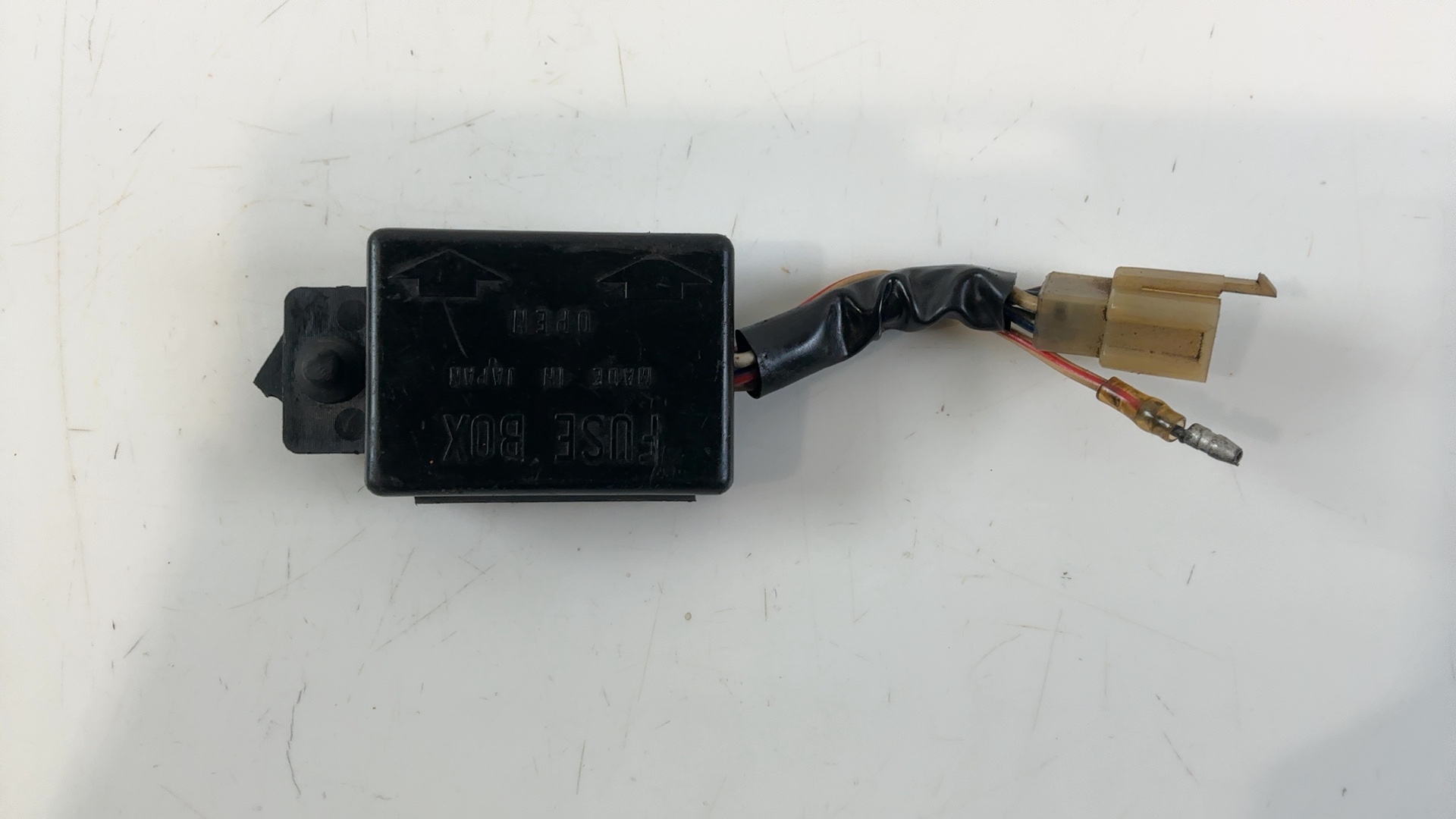 Kawasaki GPz305 EX305-B 305 CC Fuse Box 1989-1994 OEM 26004-017 - Image 2