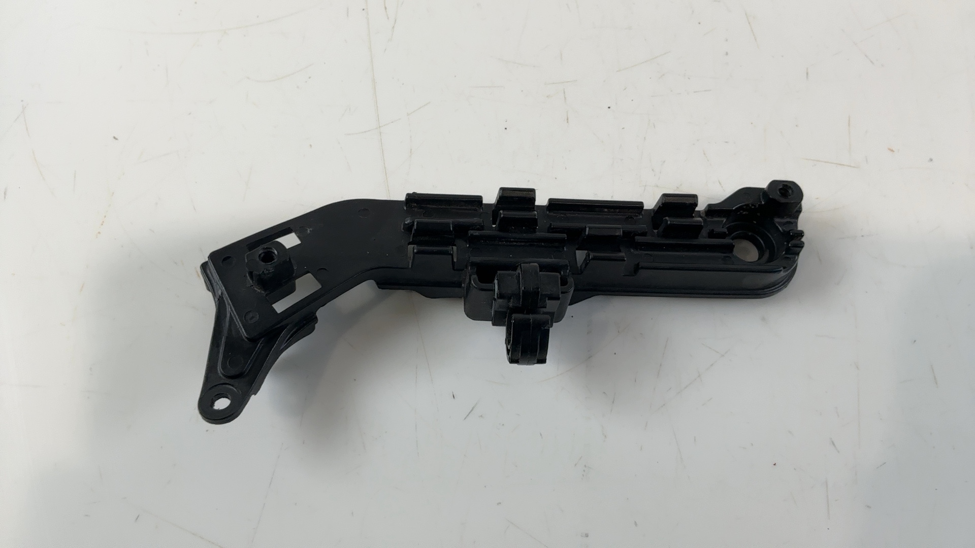 Aprilia RS 660 Tuono 660 ABS Piping Guide Cover Bracket Plate 2020-2026 2B008679 - Image 6