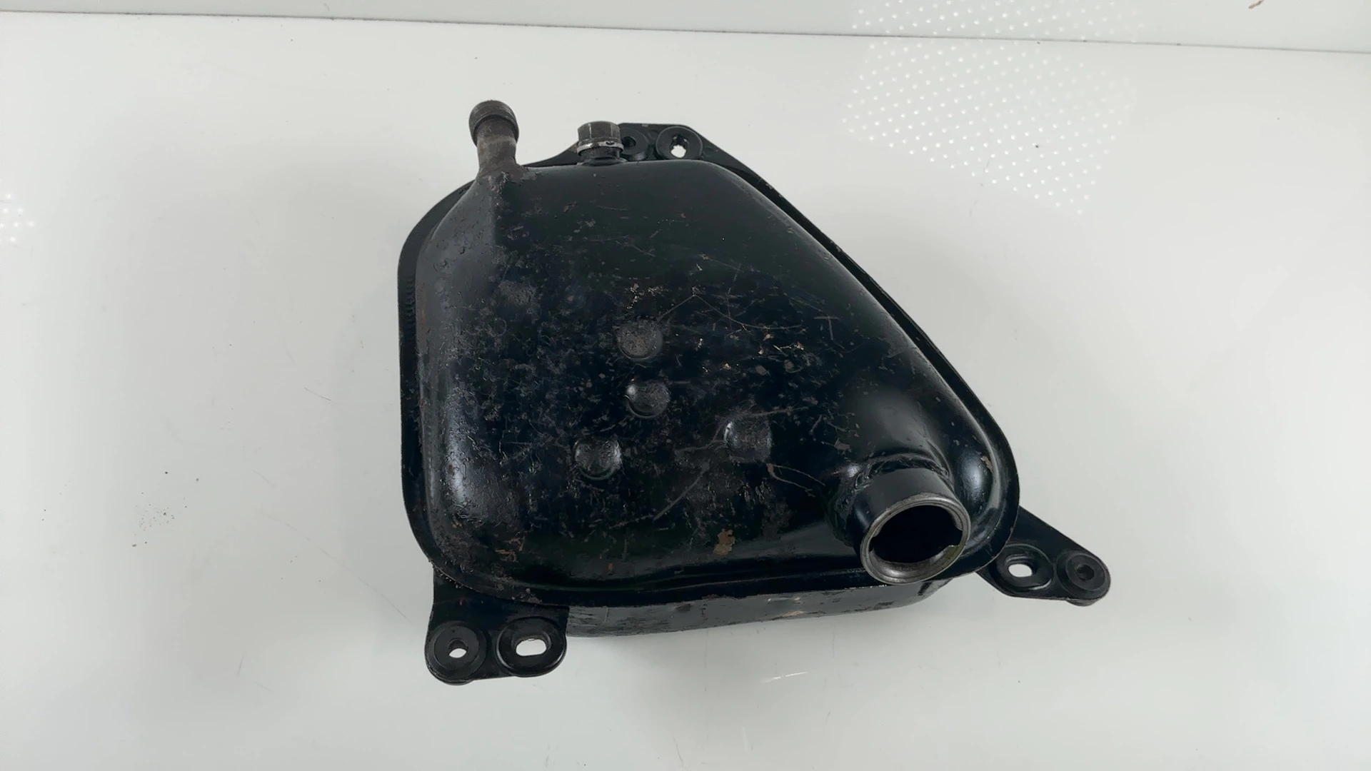 Honda CB750K CB750 750cc Engine Oil Tank 1972-1976 OEM 55100-300-060 - Image 2