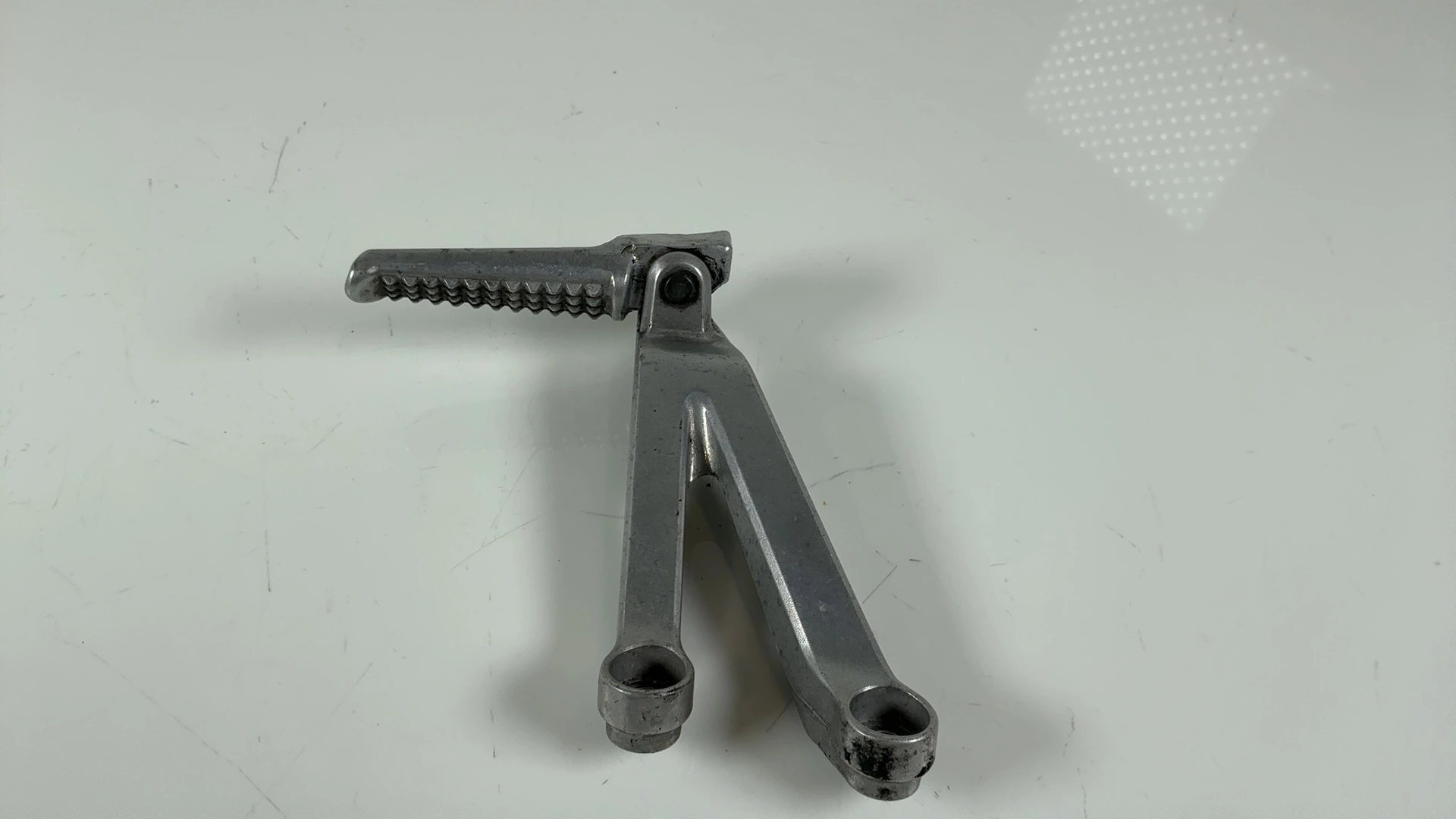 Honda CBR954RR SC50 954cc Left Rear Footrest Bracket 2002-2003 OEM 50750-MCJ-75L - Image 3