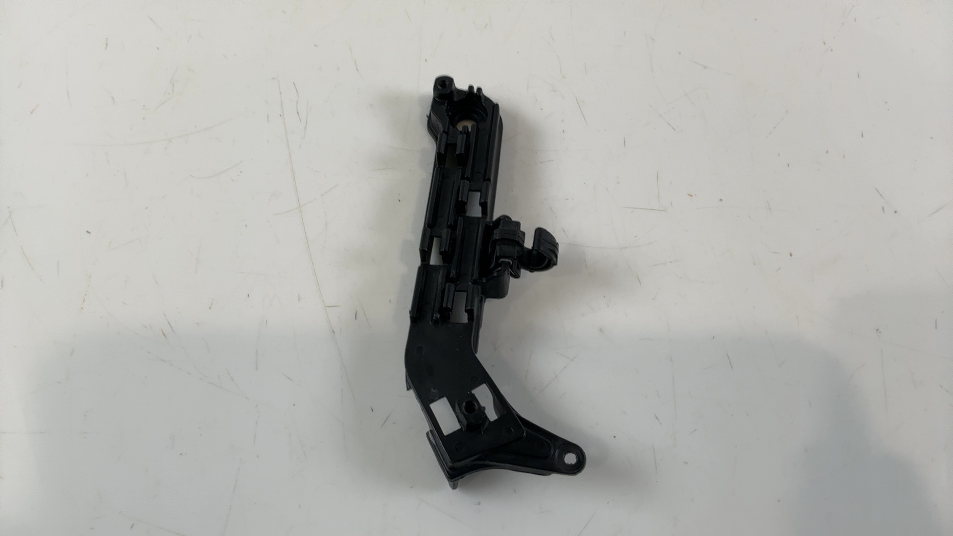 Aprilia RS 660 Tuono 660 ABS Piping Guide Cover Bracket Plate 2020-2026 2B008679 - Image 4