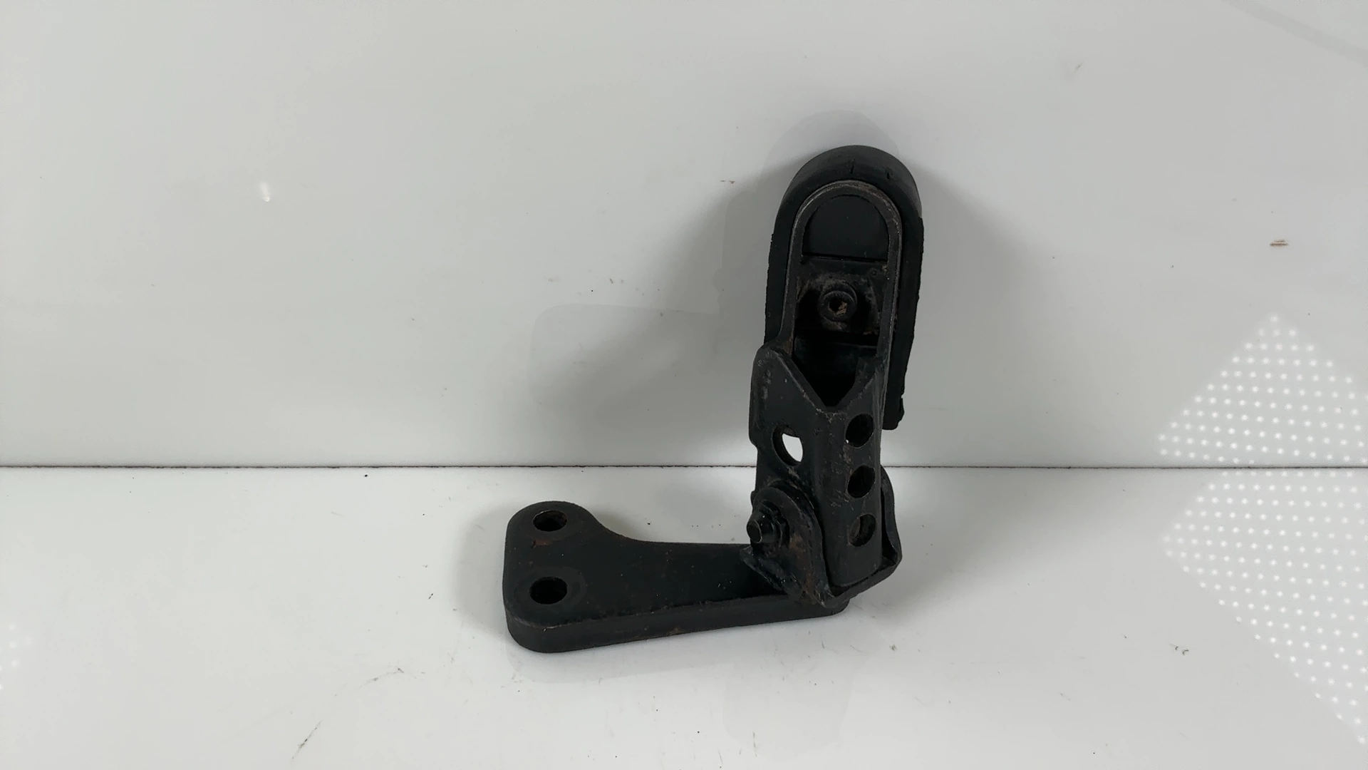 Yamaha XTZ660 Ténéré 3YF 660cc Front Right Footrest Bracket 1991-99 3LD-27421-10