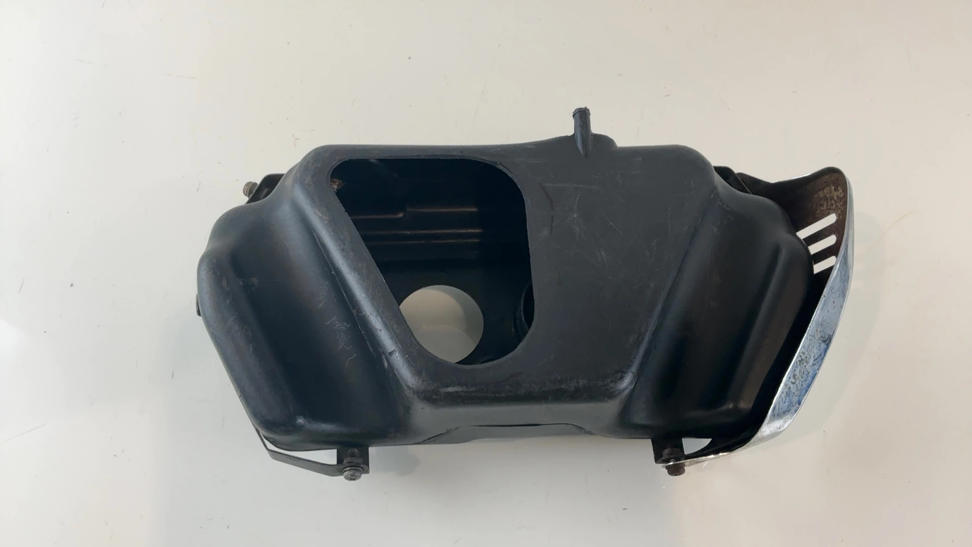 Honda CB650 CB650C Custom 650 Airbox Filter Housing 1979-1982 OEM 17310-460-000 - Image 2
