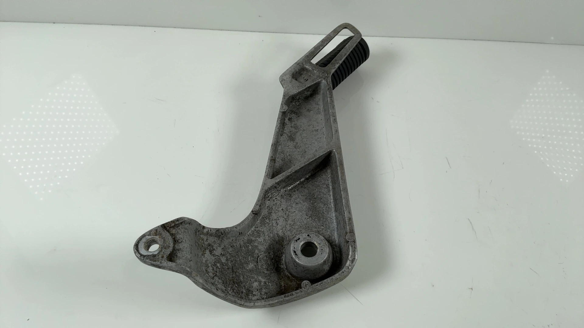 Honda CG125 CG125ES 125cc Left Pillion Footrest Peg Mount 2003-04 50716-KGA-940 - Image 7