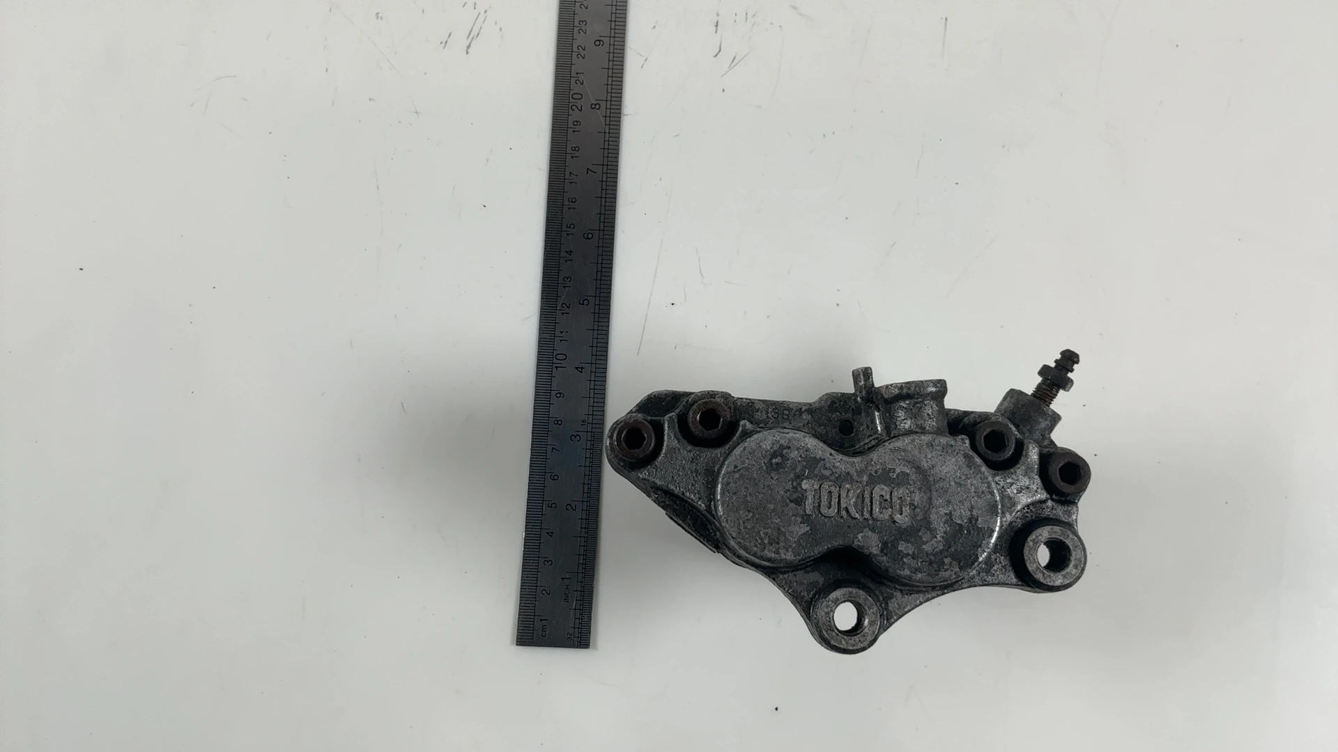 Kawasaki Ninja ZXR750 ZX750L Front Right Brake Caliper 1993-95 OEM 43041-1498-FE - Image 3