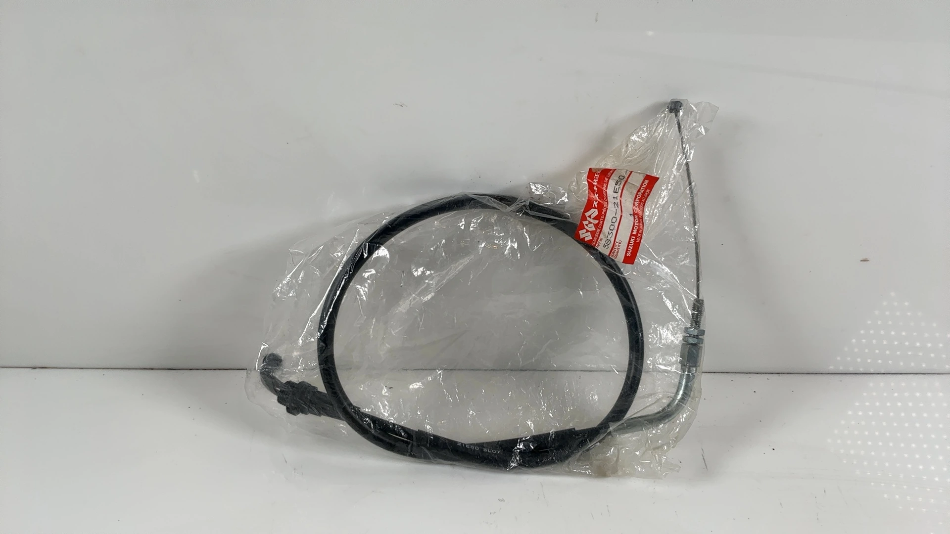 Suzuki RF600R RF400R 600cc Throttle Return Cable 1993-1997 OEM 58300-21E50 - Image 1