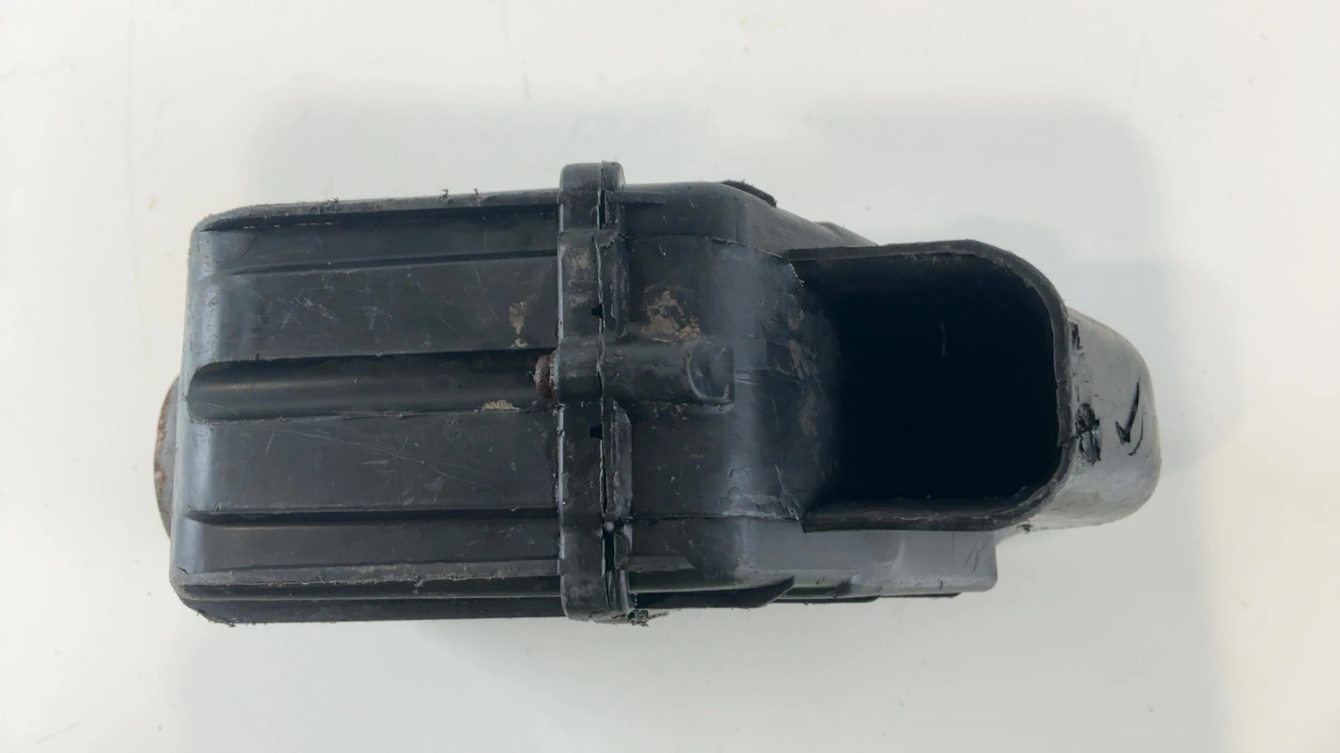 Yamaha XS400 XS360 400 CC Air Filter Box 1977-1983 OEM 2A2-14411-00-00 - Image 7
