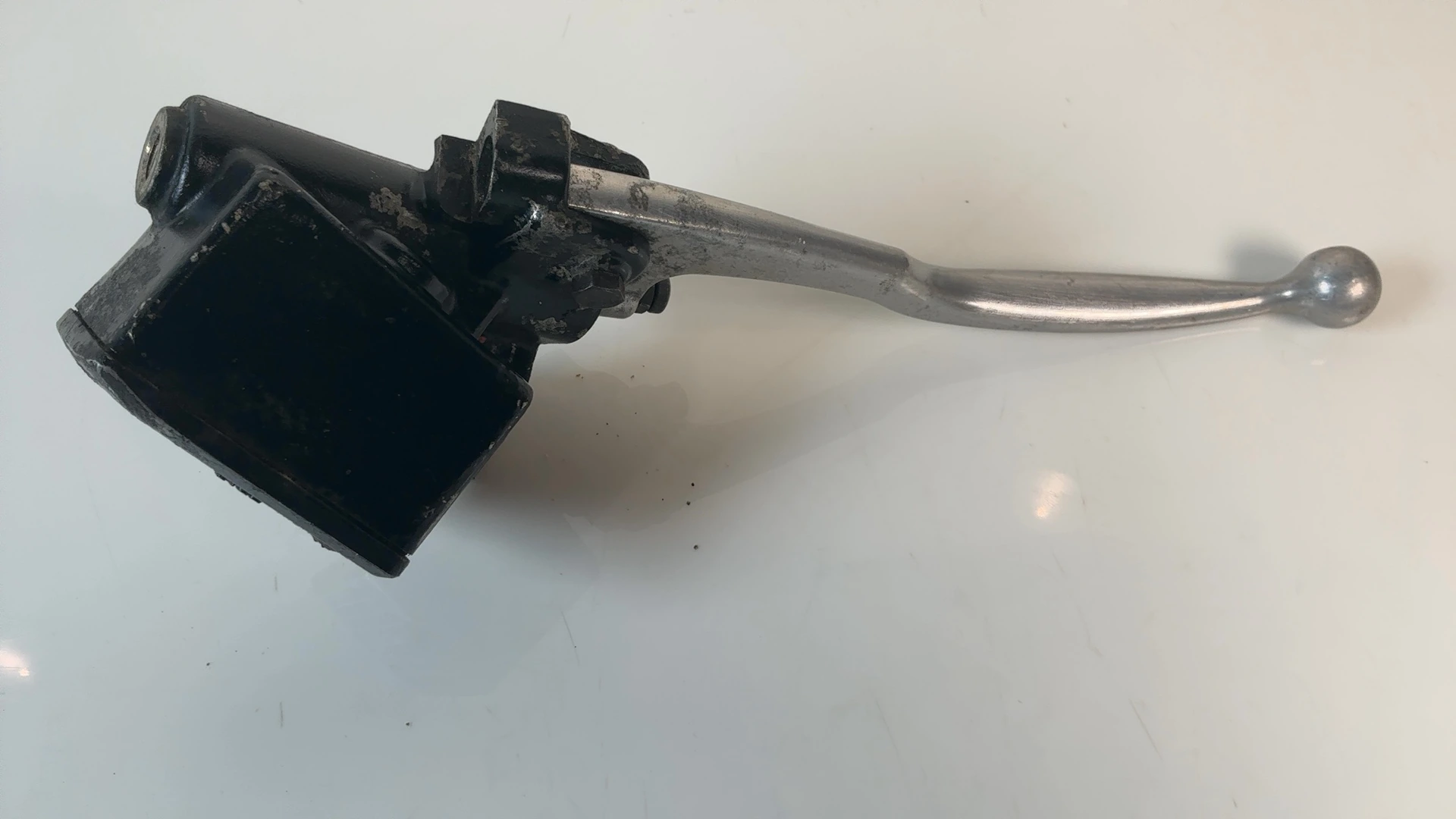 Yamaha TZR250 1KT 250cc Front Brake Master Cylinder 1986-1995 OEM 1KT-25850 - Image 5
