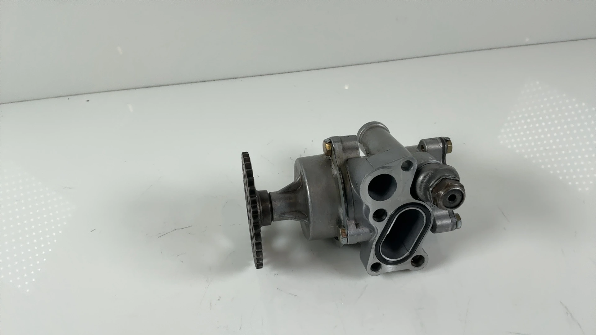 Suzuki GSXR1100 GSX-R 1100 Engine Oil Pump 1990 1991 1992 OEM 16400-06B10 - Image 3