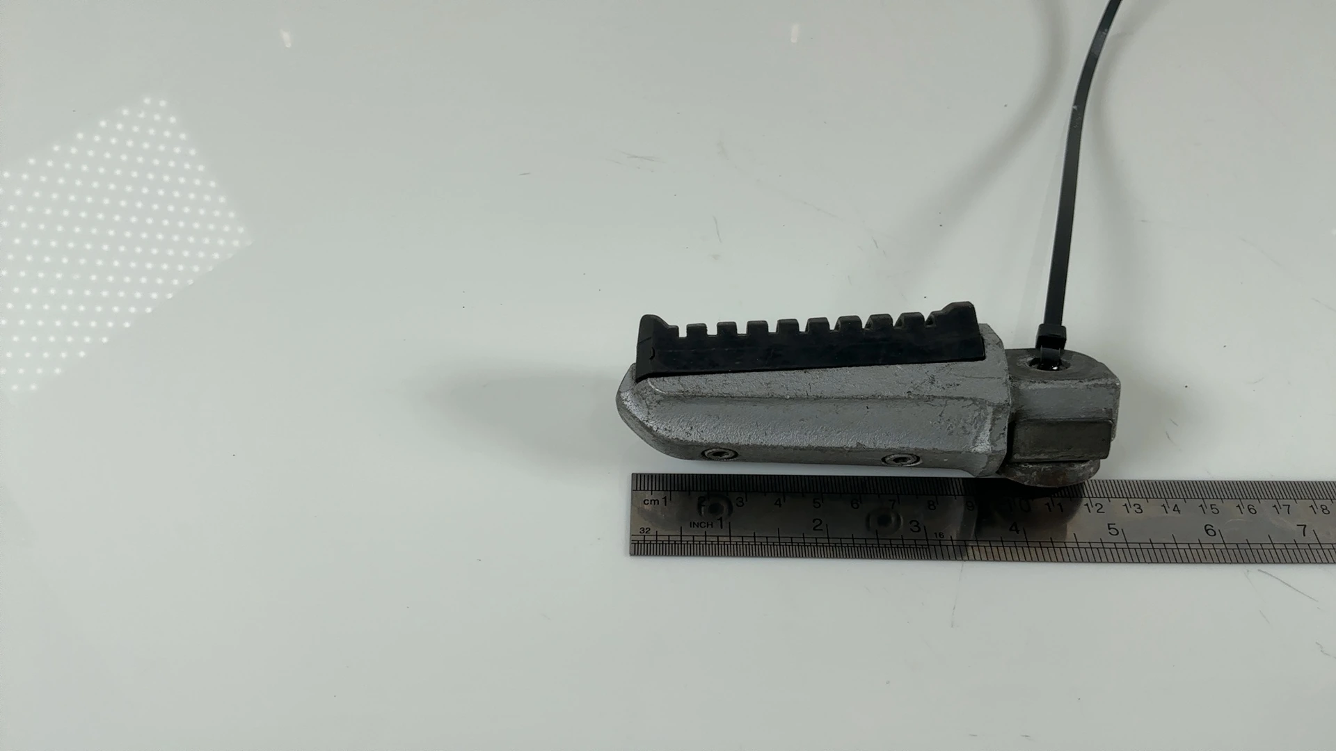 Kawasaki Ninja ZX900A 900cc Rear Right Passenger Foot Peg 1984-85 OEM 34028-1060 - Image 3