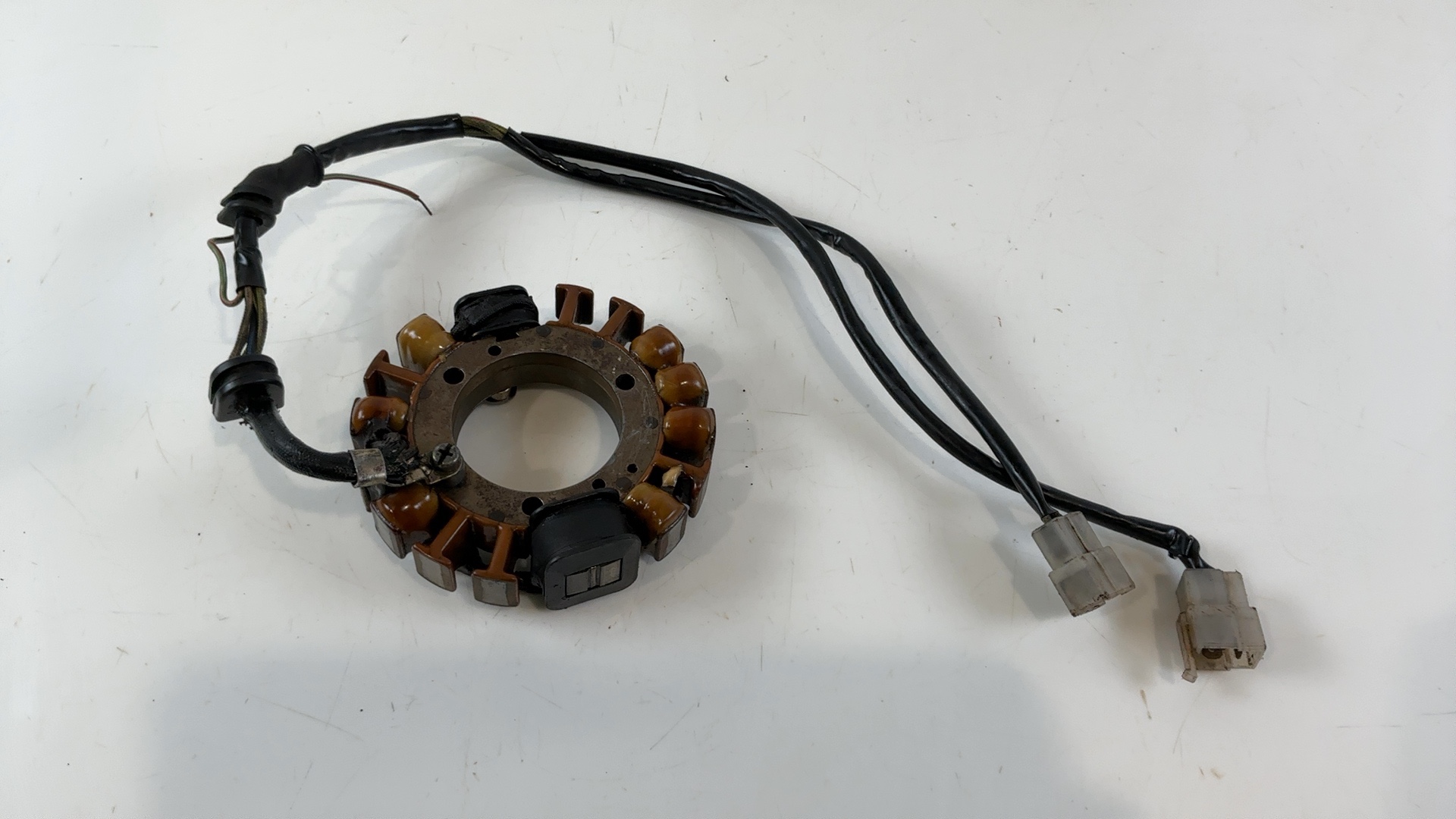 Suzuki GT380 GT 380 CC Stator Magneto Alternator 1972-1977 OEM 31400-33011 Denso