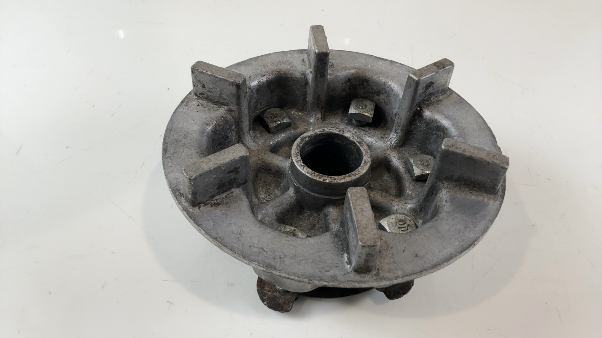 Suzuki GSX 400 F GSX400F 400cc Rear Sprocket Carrier Hub 1981-83 OEM 64611-31003 - Image 2