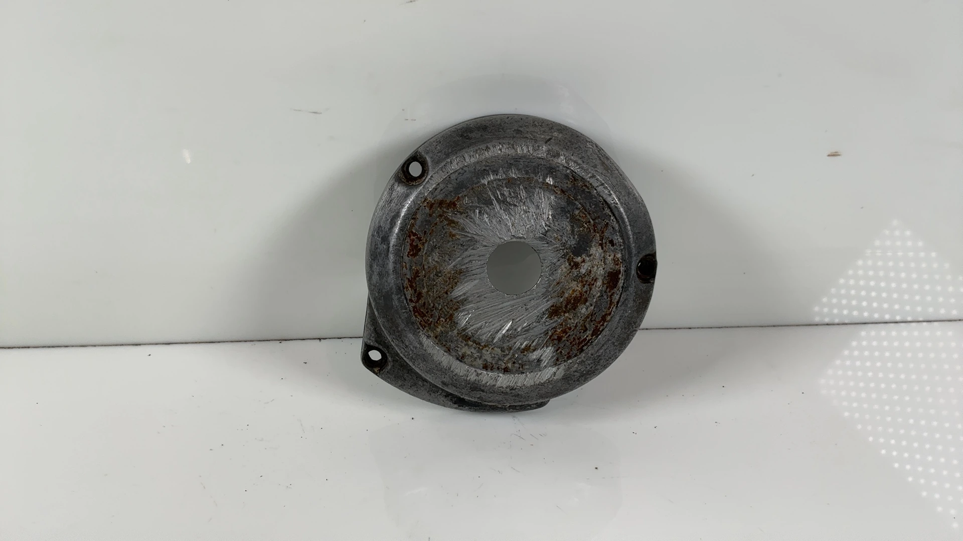 Suzuki GS550E GS550 550cc Signal Generator Pick Up Cover 1979-80 OEM 11381-47002 - Image 1