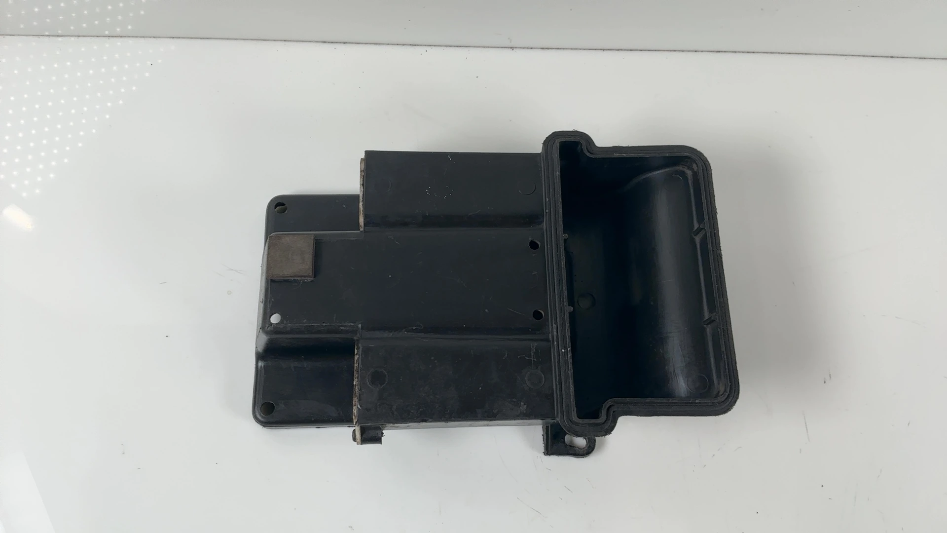 Kawasaki GPX750R ZX750F 750CC Air Box Cover Cap Lid 1987-1989 OEM 14075-1070 - Image 3