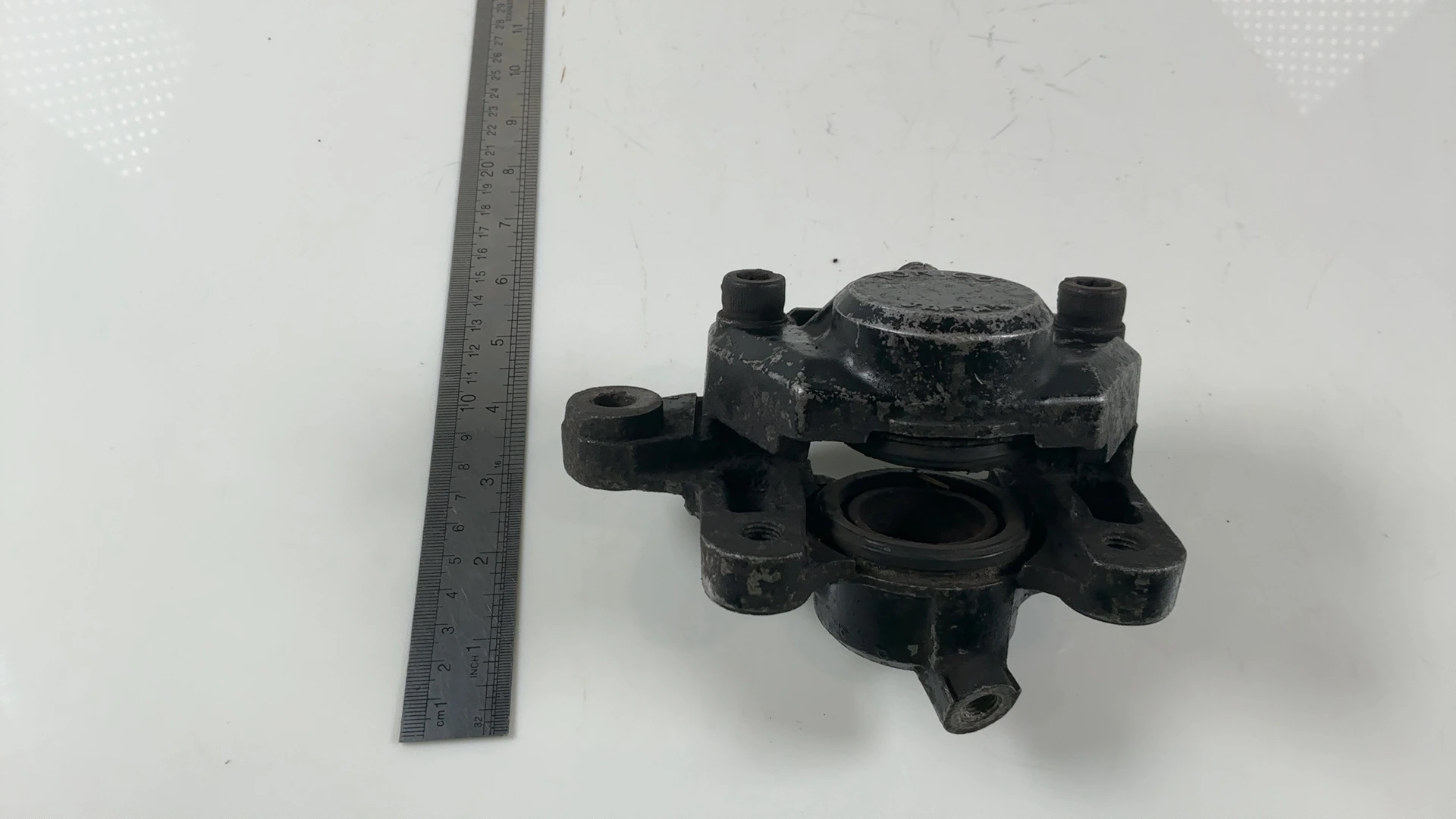 Suzuki GSX750 GR72A 750cc Rear Brake Caliper 1984-1986 OEM 69100-34220 - Image 4