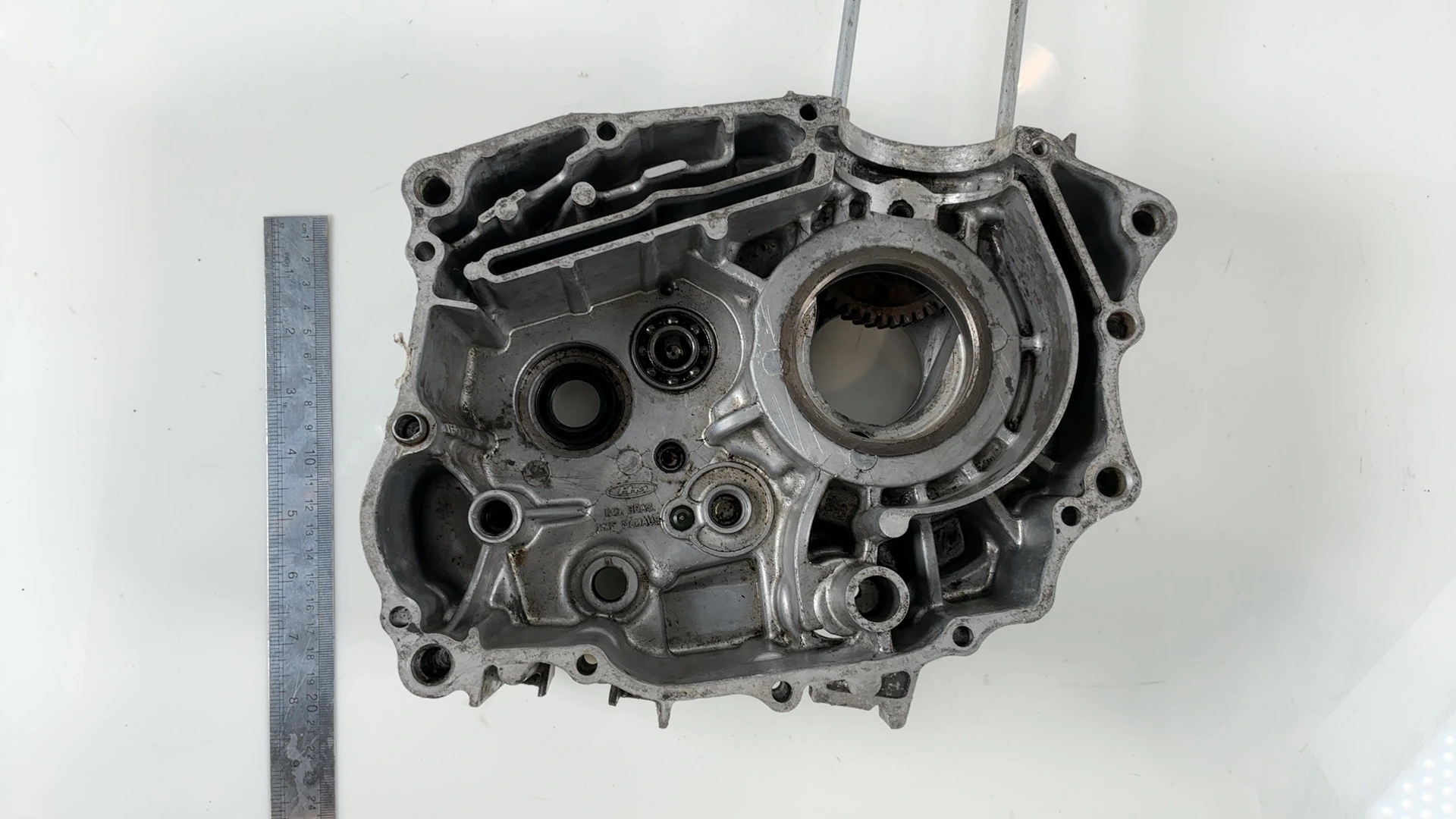 Honda CG125 CG 125 S T V 125cc Left Engine Crankcase 1993-1998 OEM 11200-440-030 - Image 4