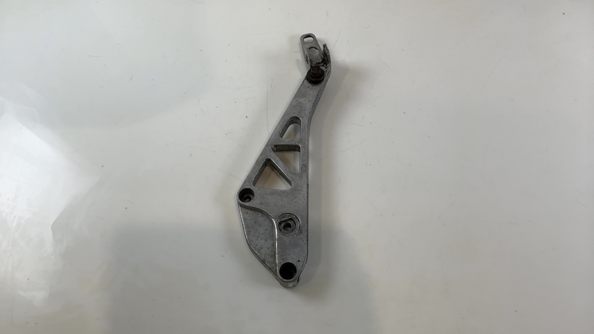 Honda Interceptor VF750F MC08 250CC Left Footrest Bracket 1983-85 50620-MB2-000 - Image 6