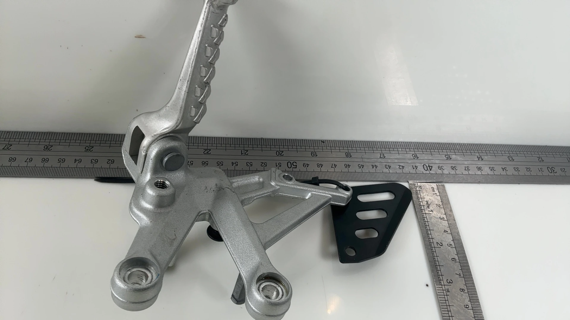 Aprilia RSV4 Factory 1100 Front Right Foot Rest Hanger 2025 2026 OEM 2B0122045 - Image 3