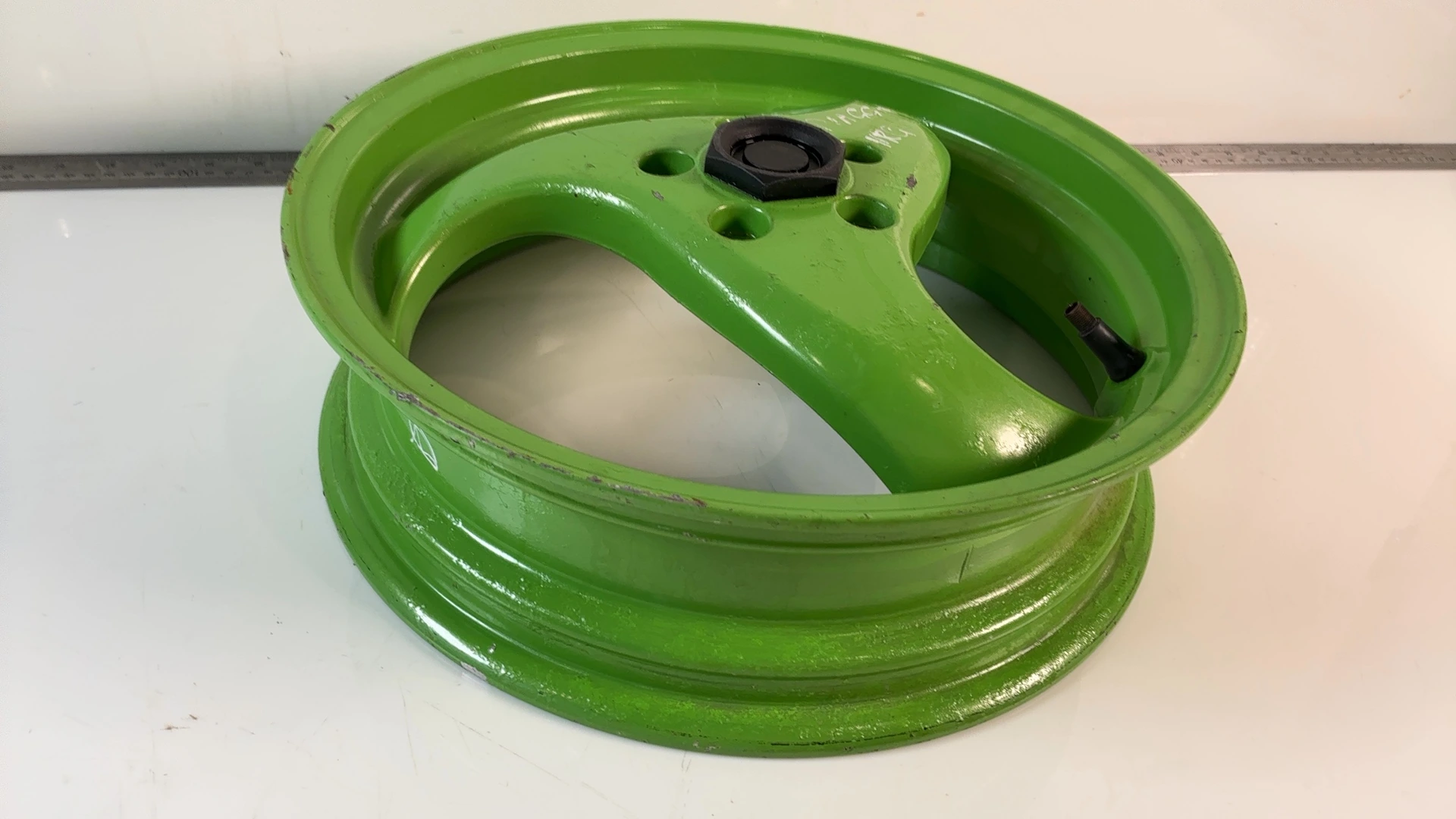 PIAGGIO NRG EXTREME ZAPC21 50CC REAR WHEEL RIM 1999-2002 OEM 5638990090 GRIMECA - Image 4