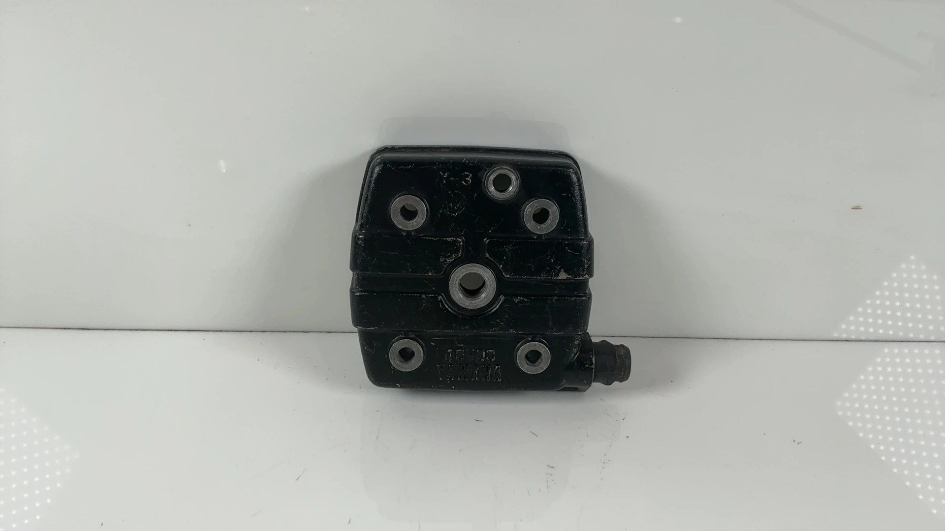 Yamaha DT125LC 10V 125cc Cylinder Head 1982-1985 OEM 10V-11111-00-00 - Image 1