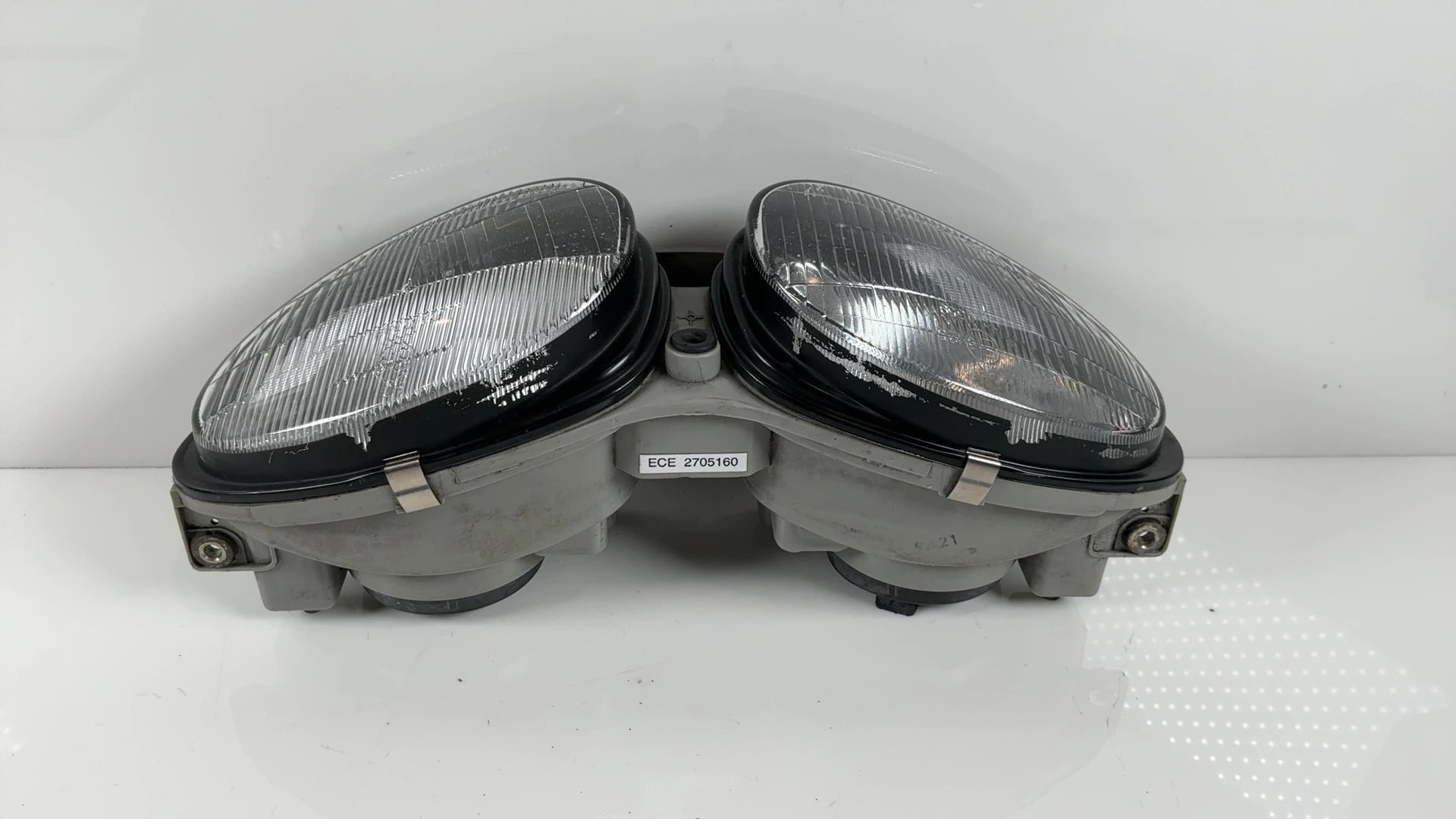 Triumph Sprint RS ST 955cc Front Headlight 1999-2004 OEM T2705185 - Image 9